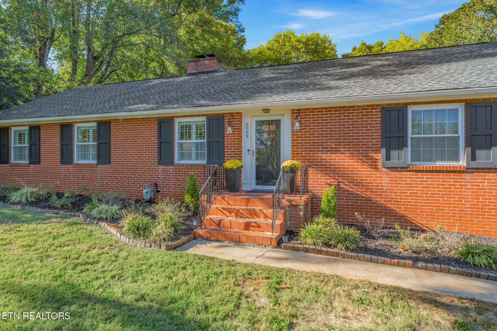 6909 Deane Hill Drive Knoxville TN 37919