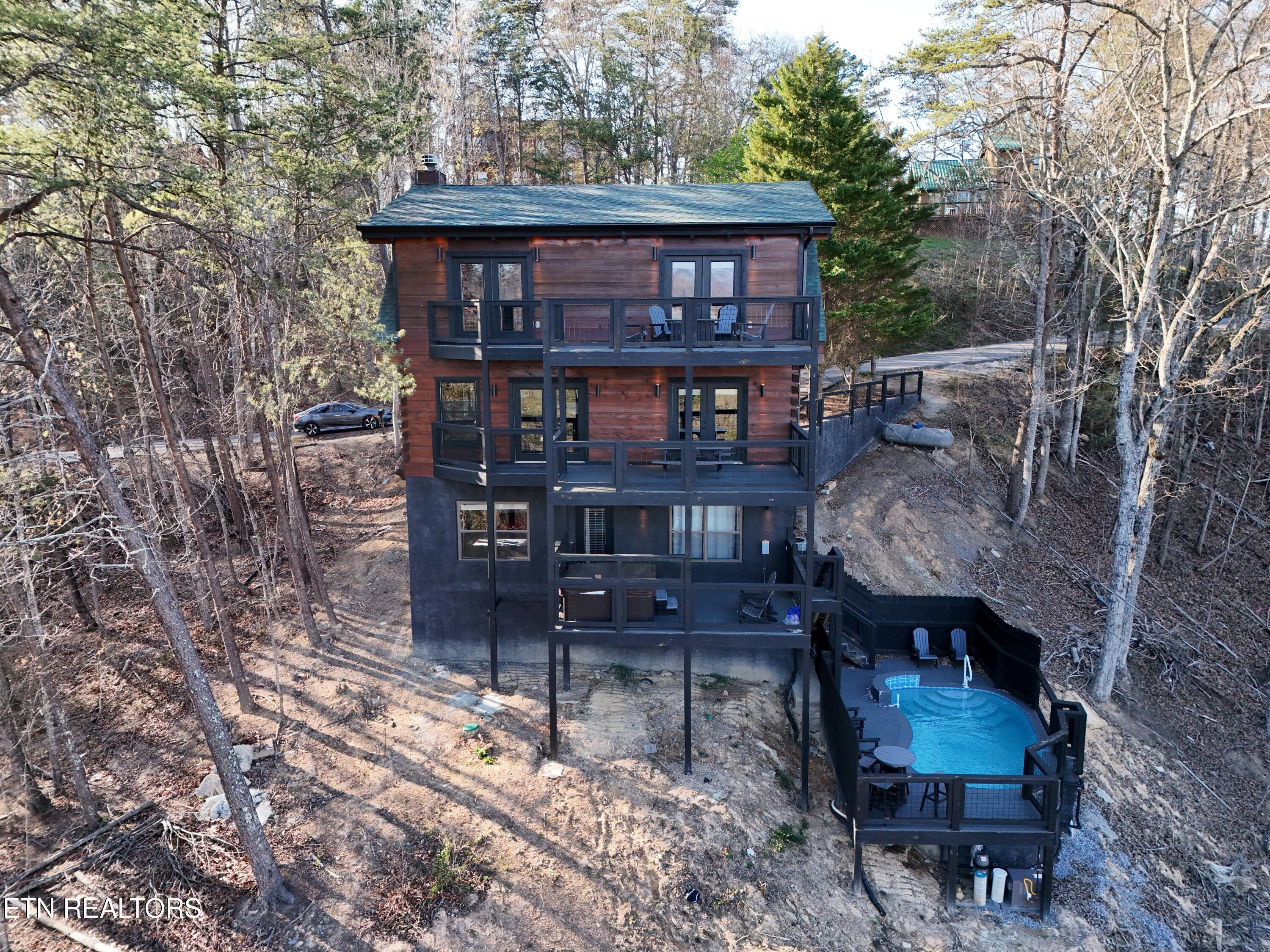 772 Lloyd Huskey Road Pigeon Forge TN 37863