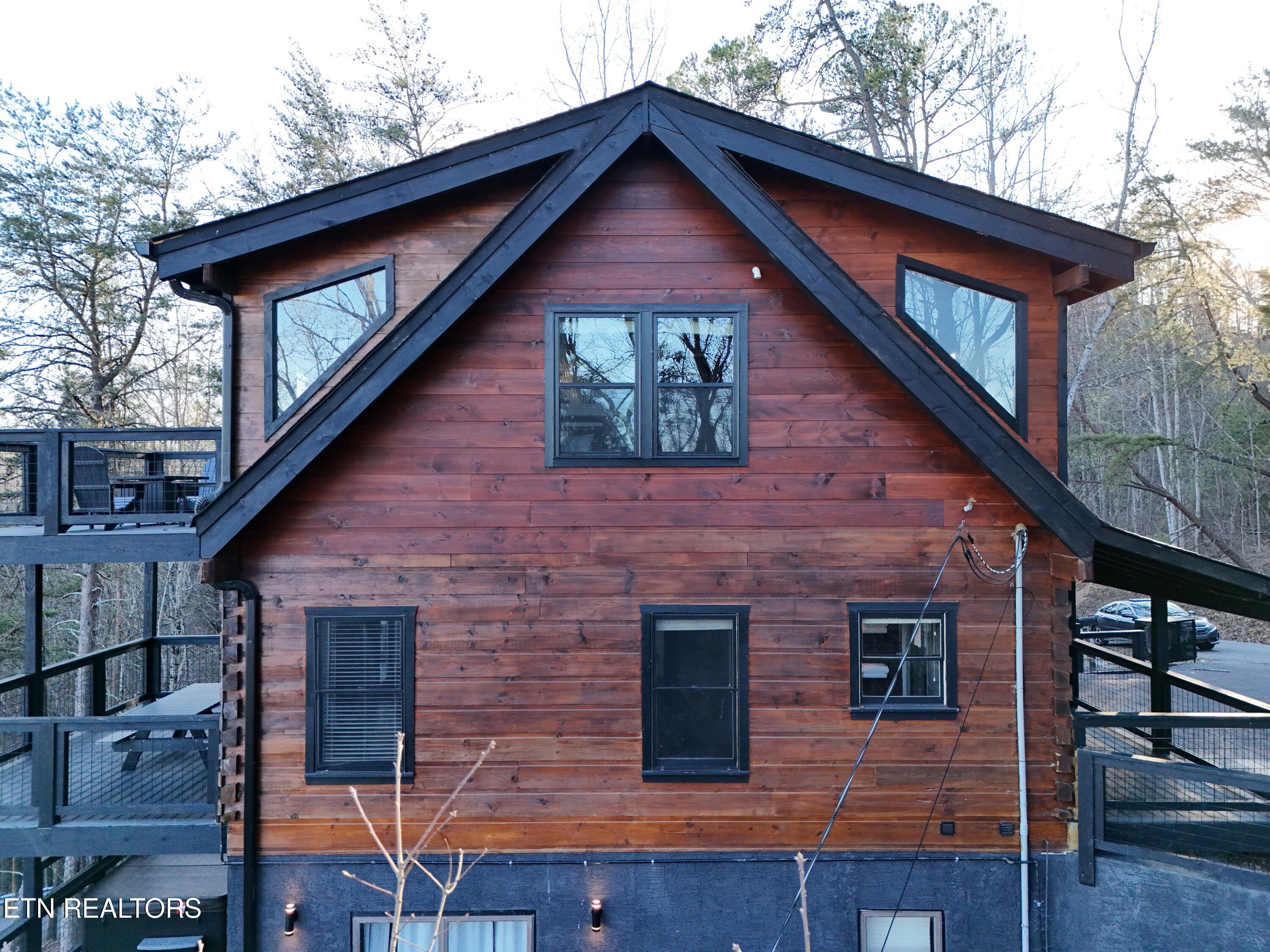 772 Lloyd Huskey Road Pigeon Forge TN 37863