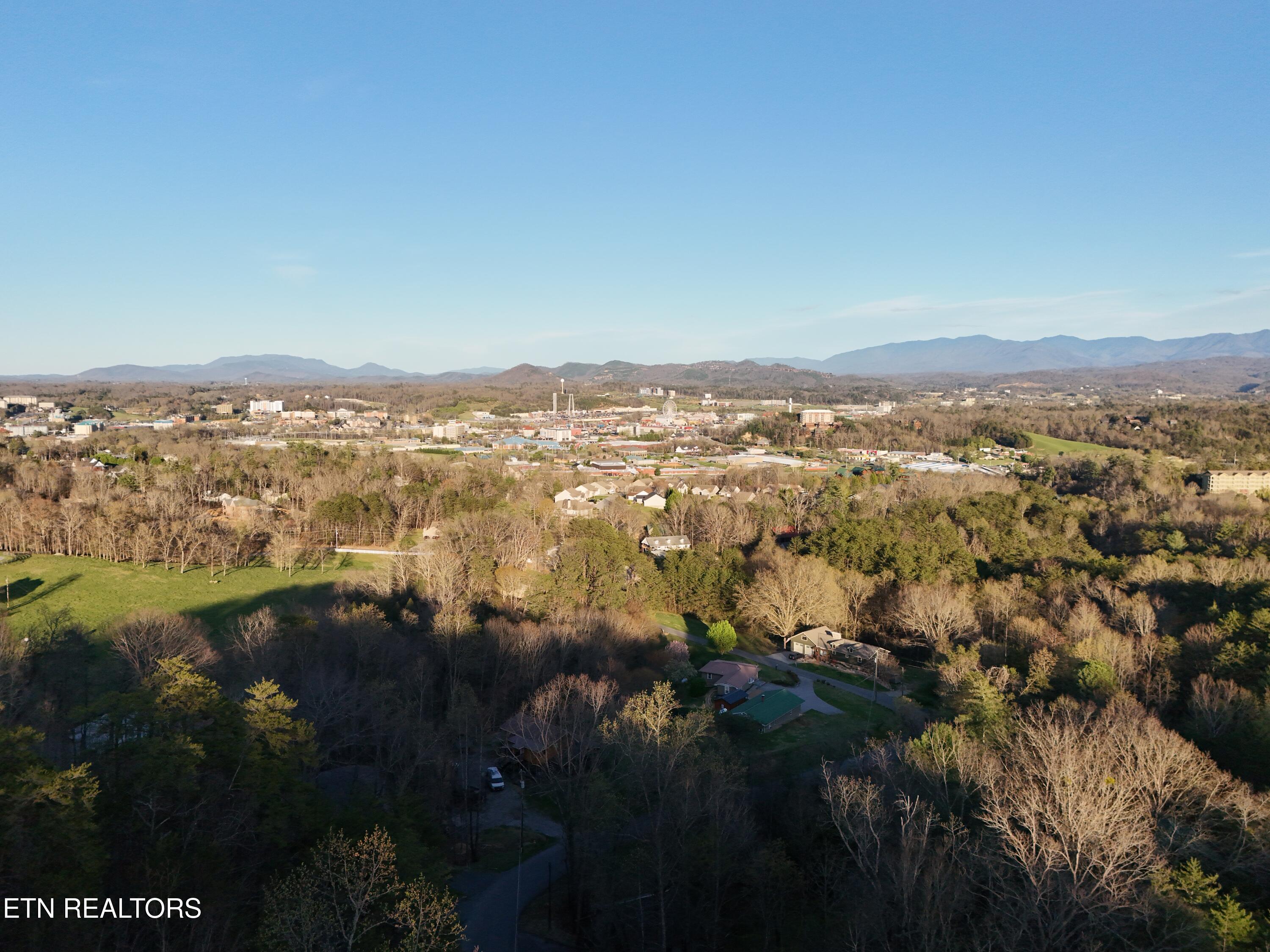 772 Lloyd Huskey Road Pigeon Forge TN 37863