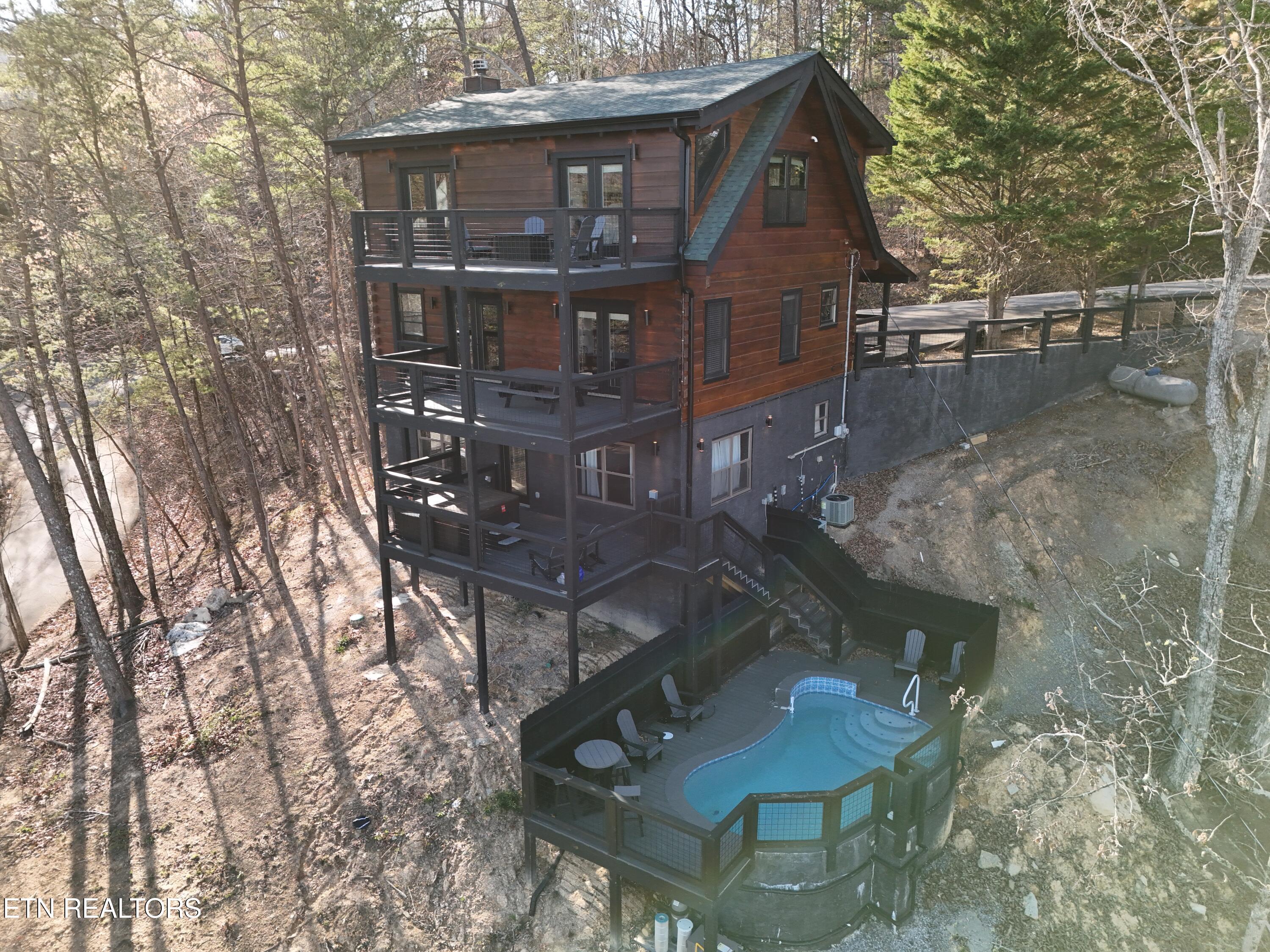772 Lloyd Huskey Road Pigeon Forge TN 37863