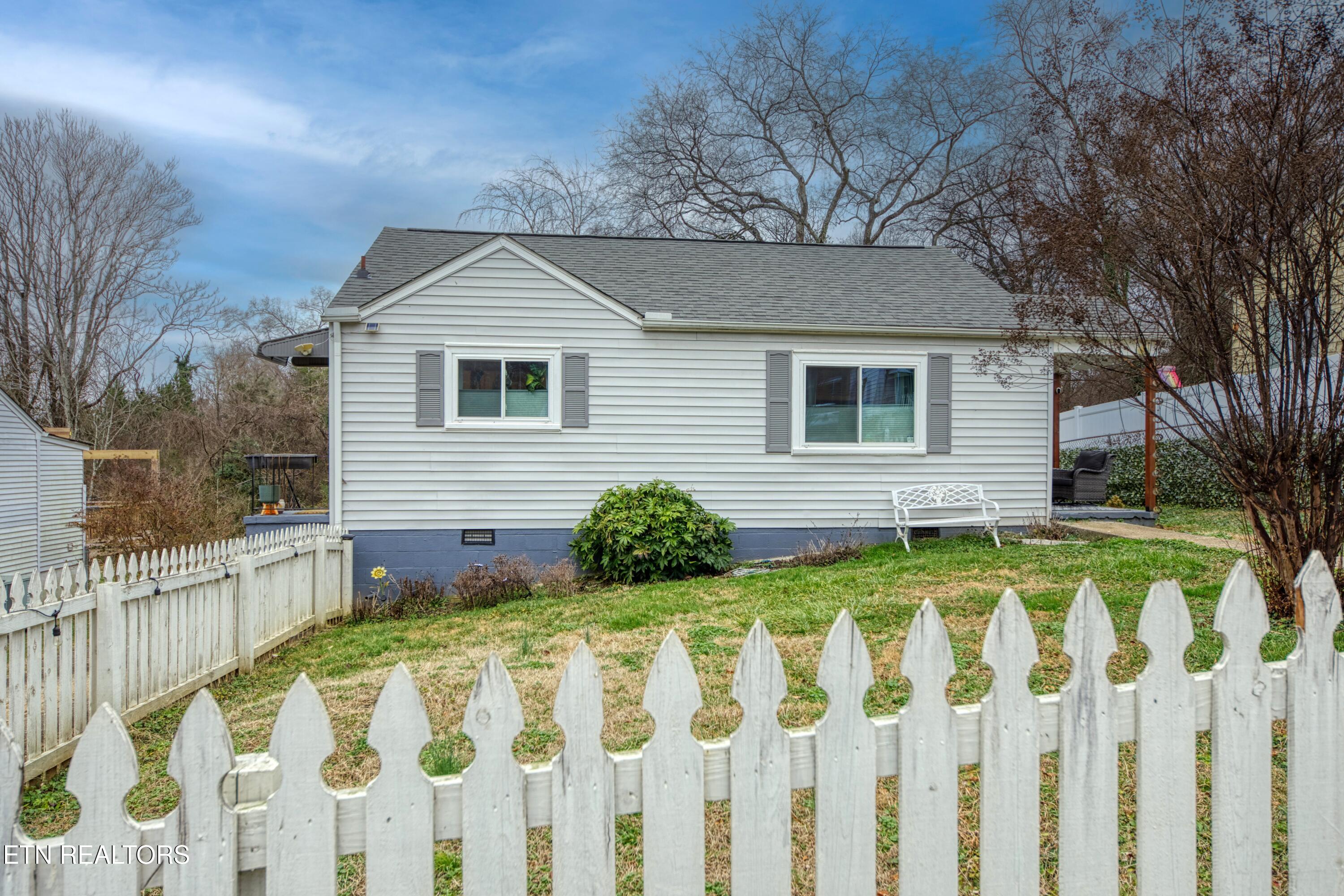 2431 Teeple Street Knoxville TN 37917