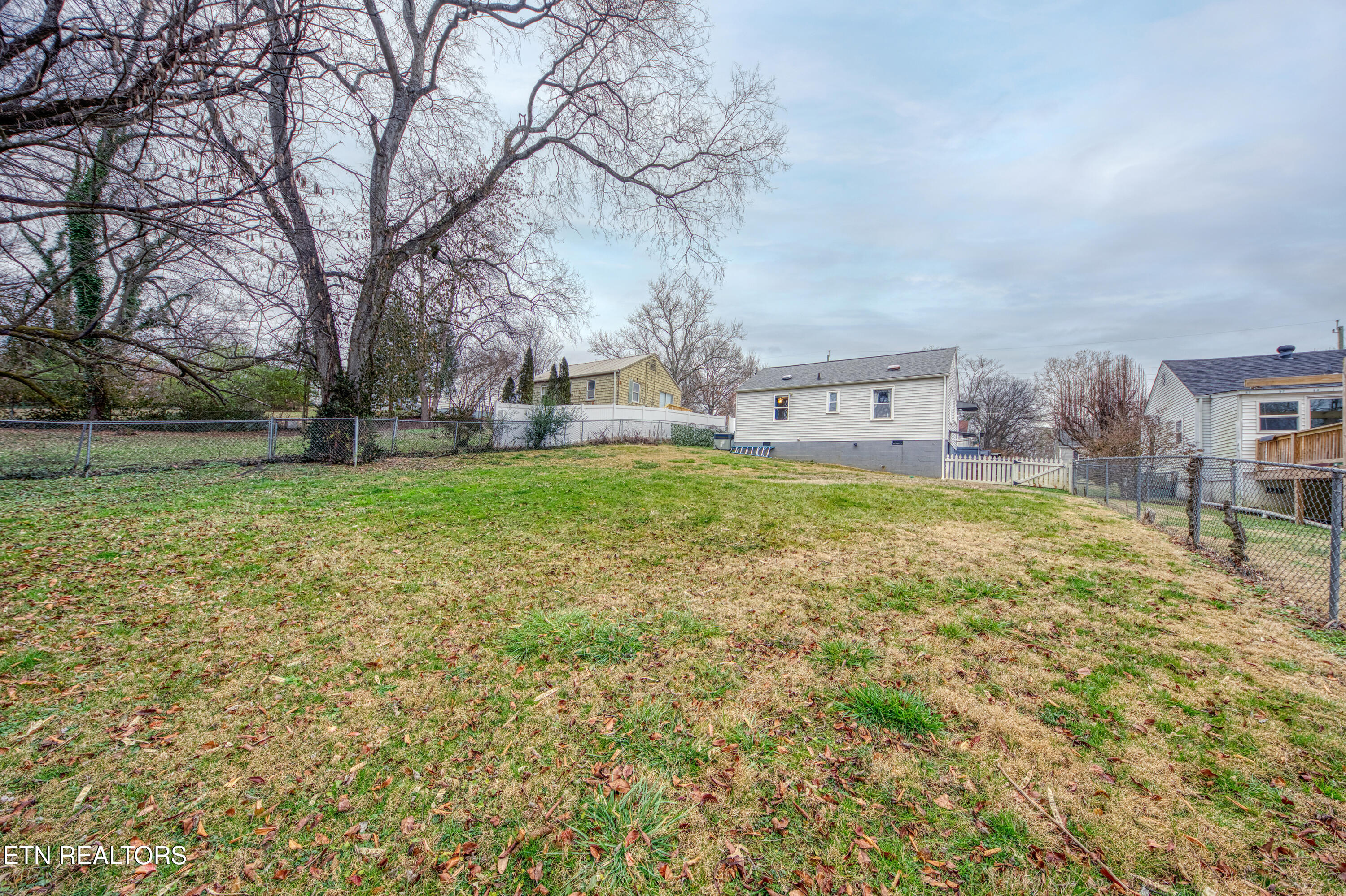 2431 Teeple Street Knoxville TN 37917