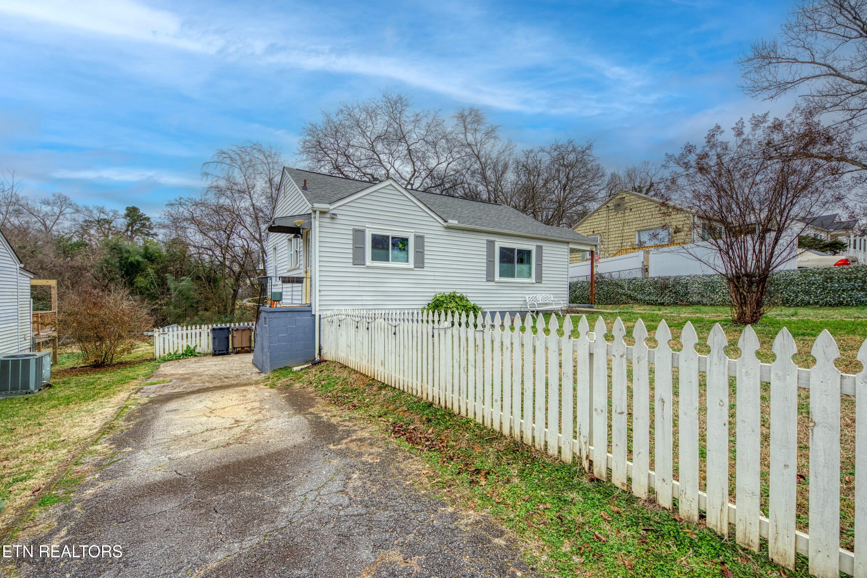2431 Teeple Street Knoxville TN 37917