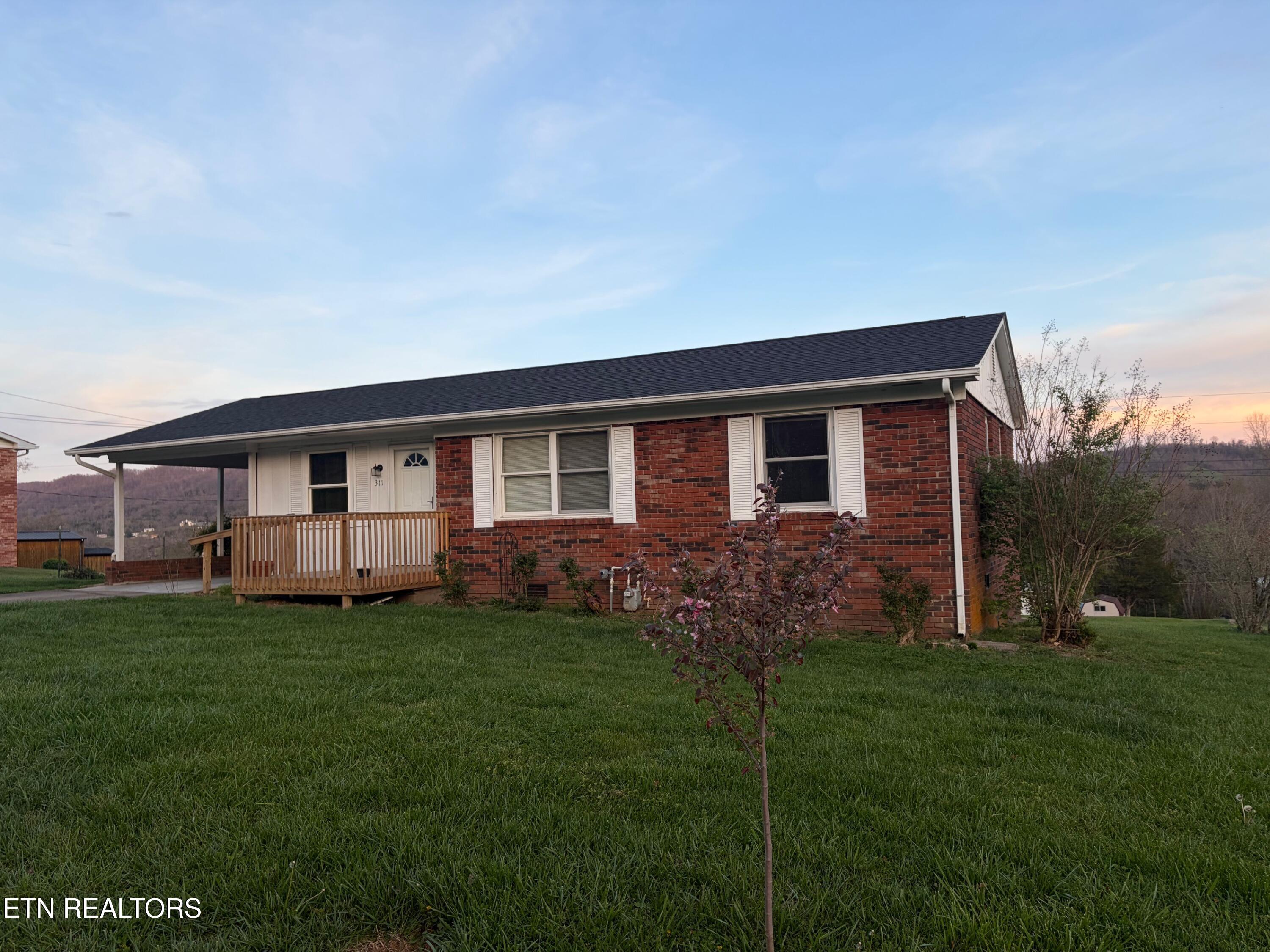 311 Whitaker Street Tazewell TN 37879