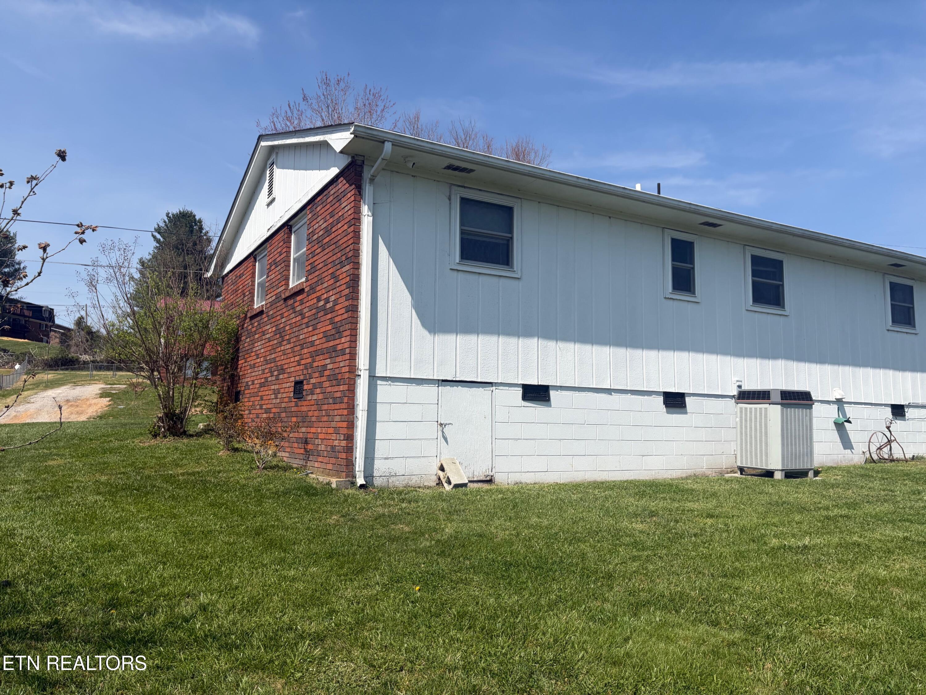 311 Whitaker Street Tazewell TN 37879