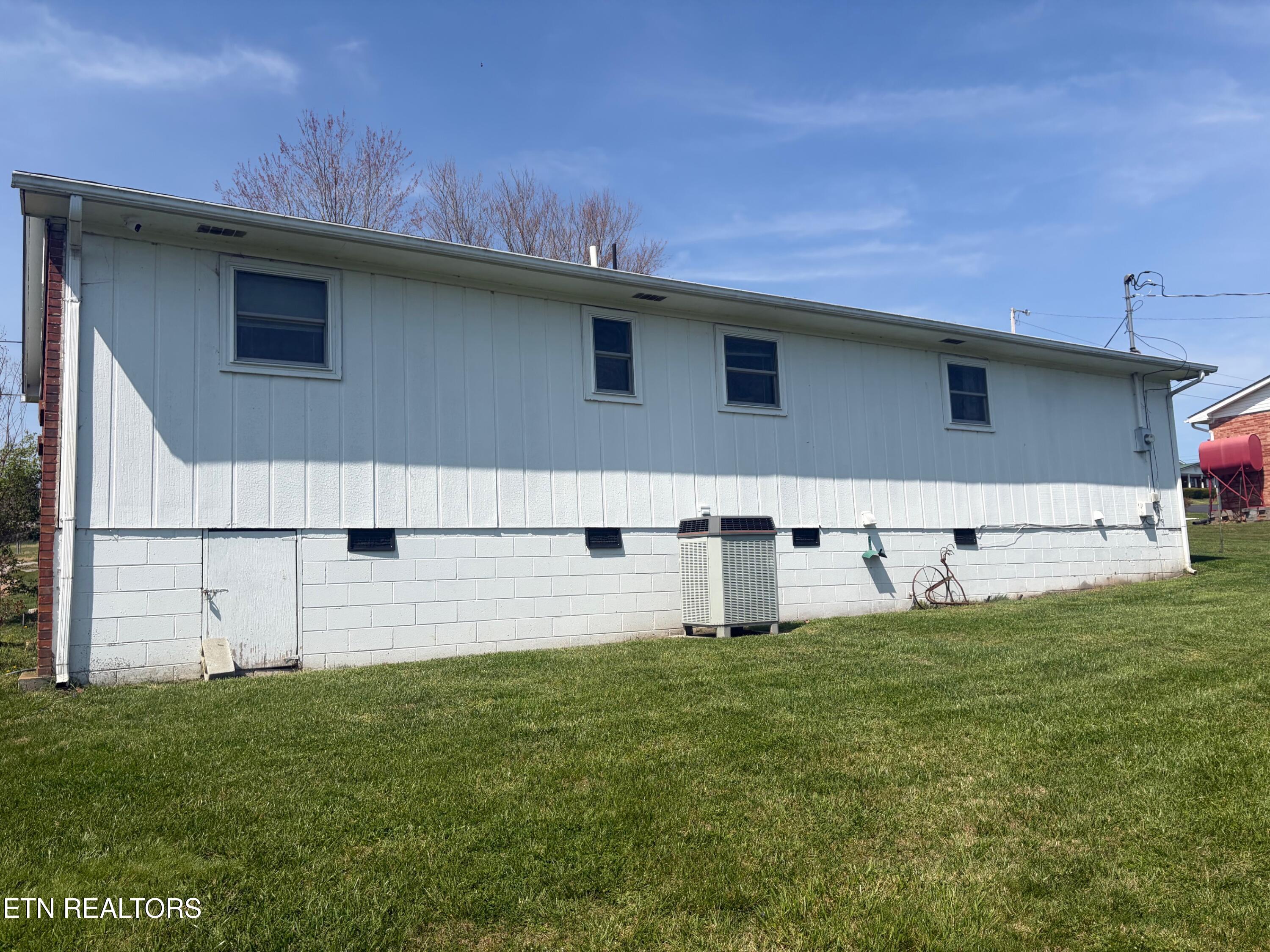 311 Whitaker Street Tazewell TN 37879