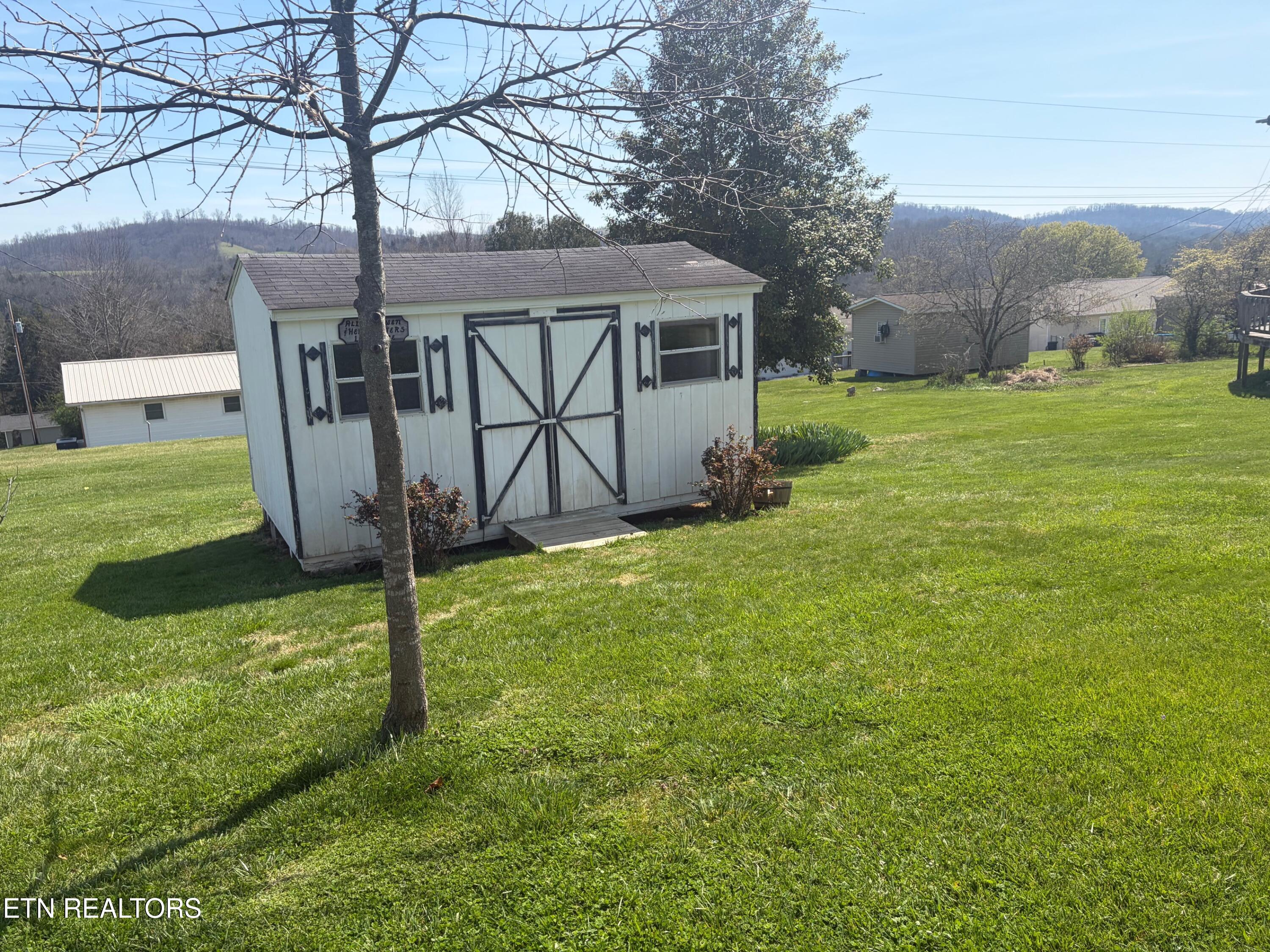 311 Whitaker Street Tazewell TN 37879