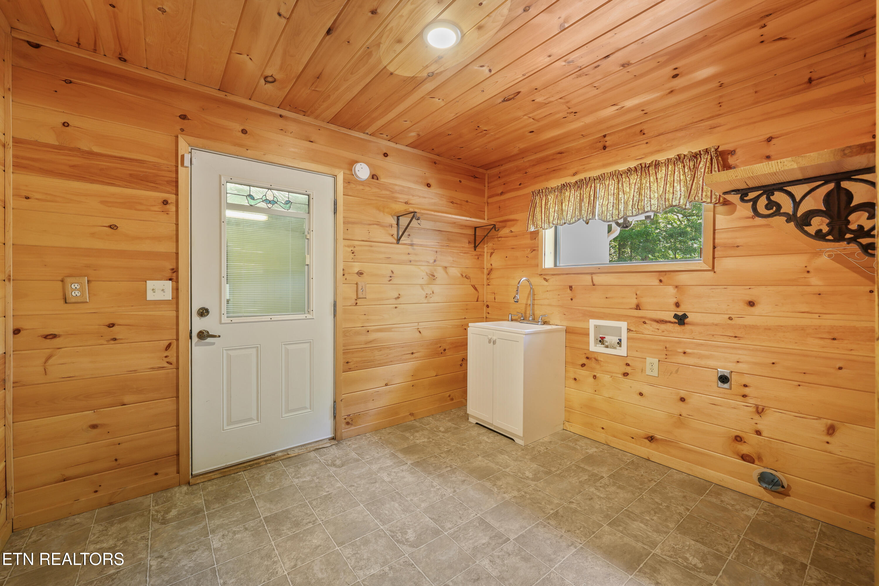 165 Lenz Drive Kodak TN 37764