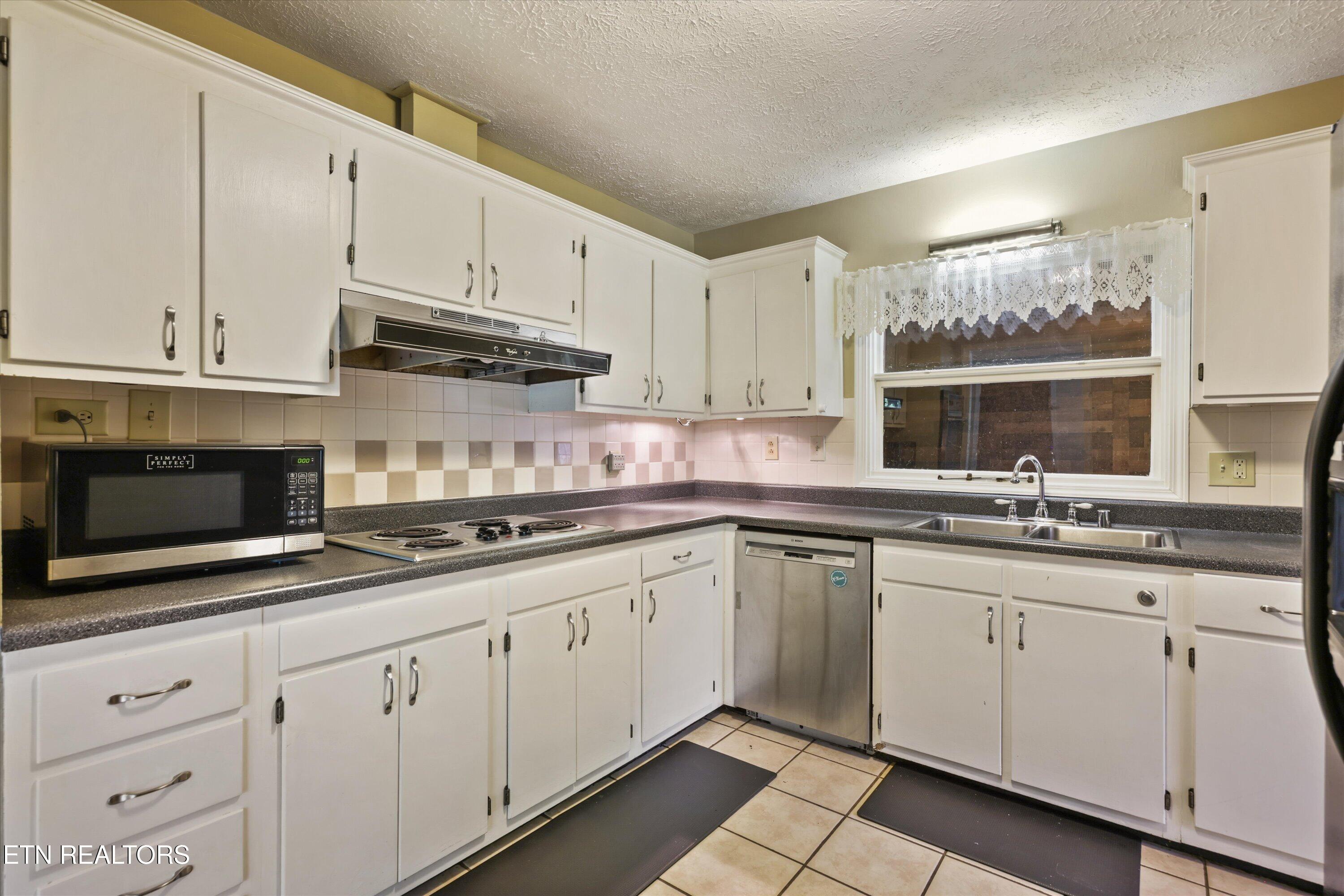 410 Sherwood Estates Circle Clinton TN 37716