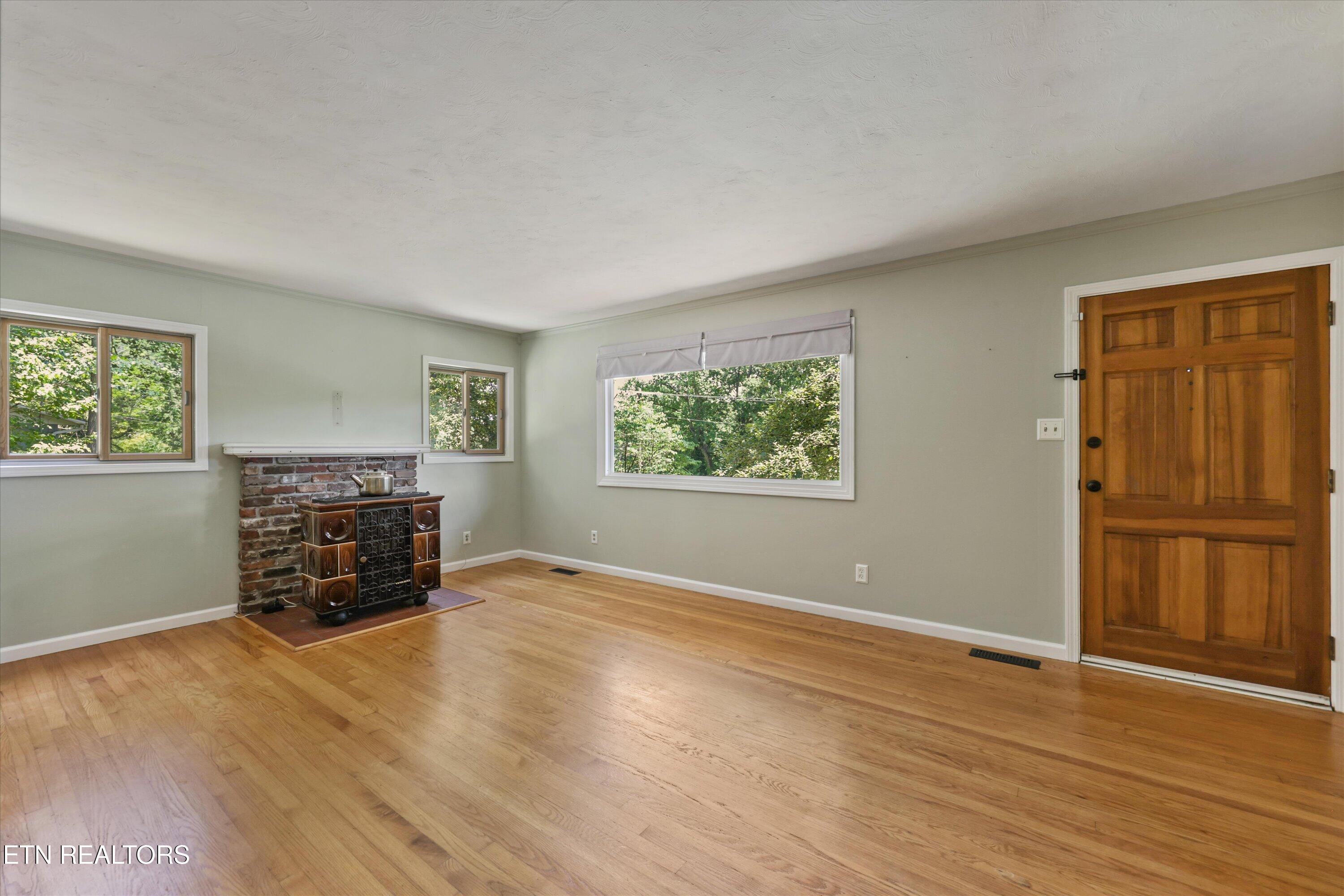410 Sherwood Estates Circle Clinton TN 37716
