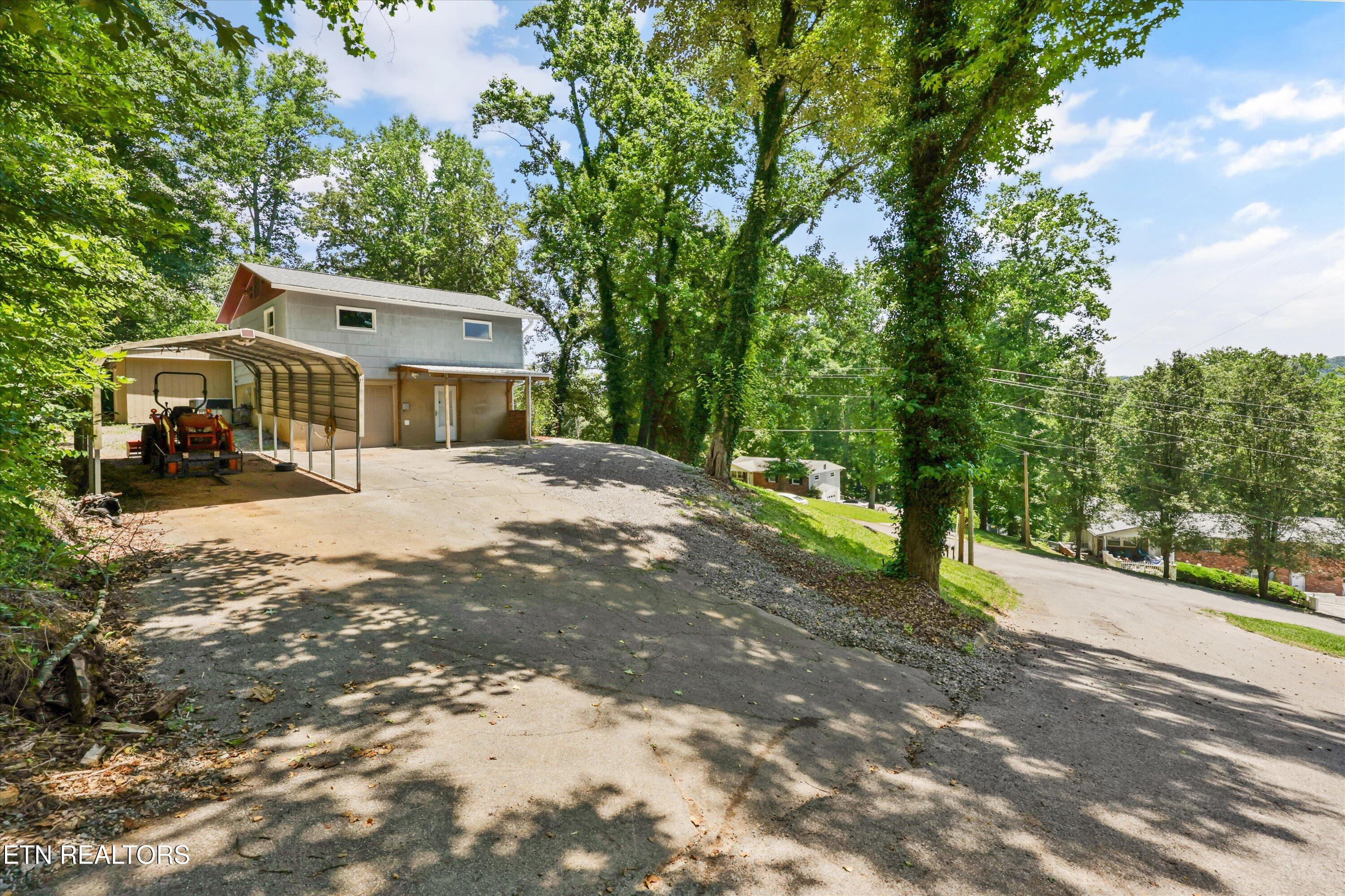 410 Sherwood Estates Circle Clinton TN 37716