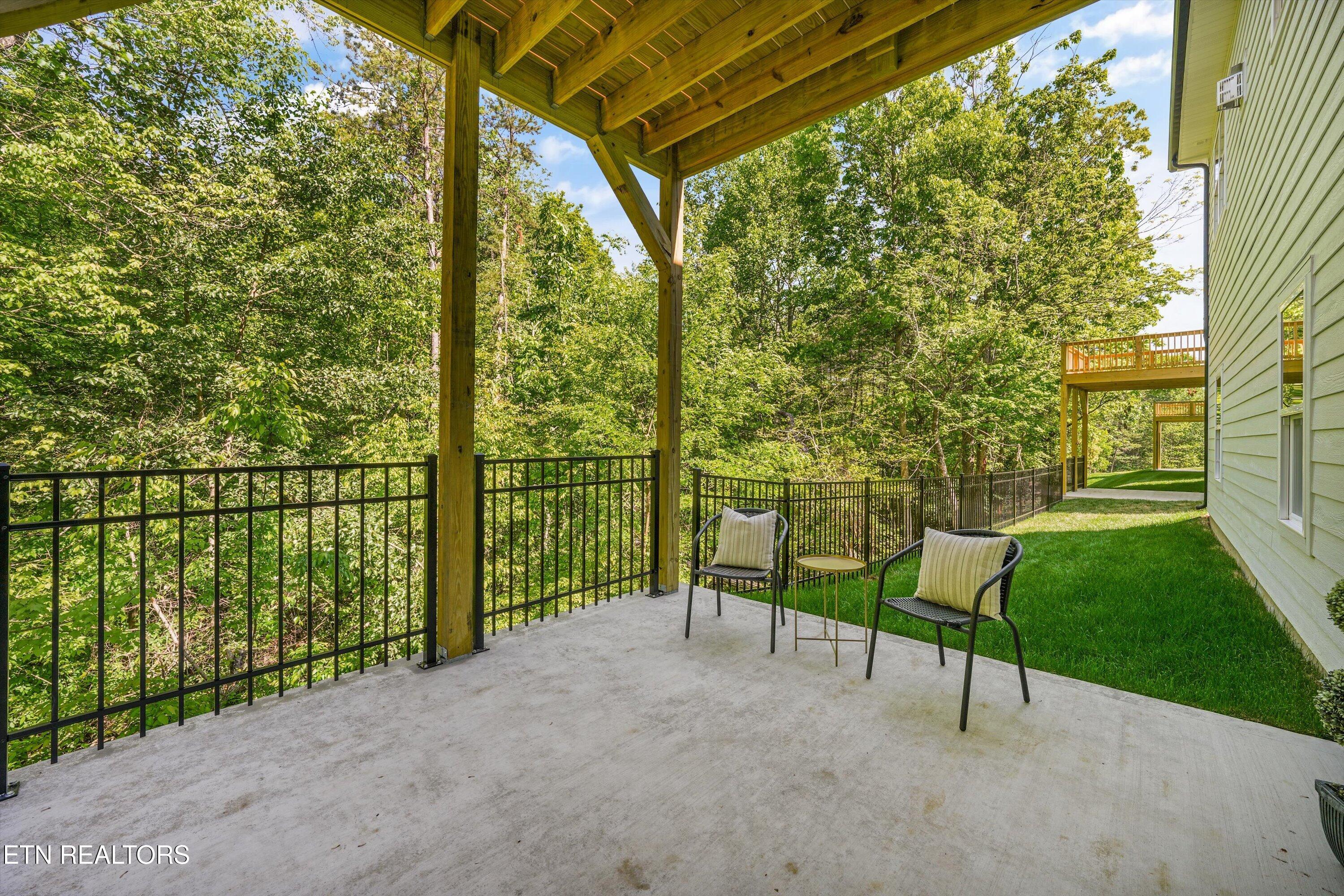 1694 Green Meadows Lane Lenoir City TN 37771