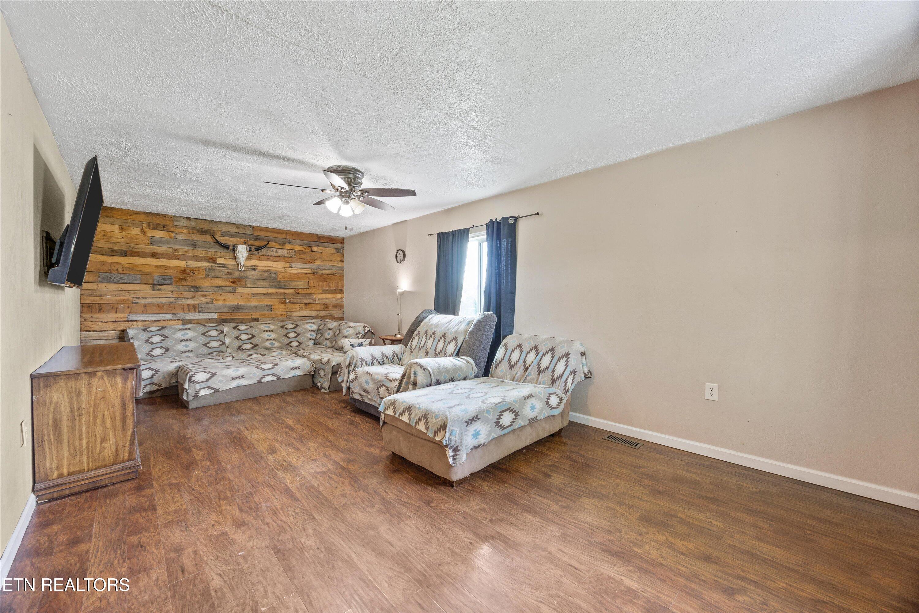 640 Camp Ridge Road Lafollette TN 37766