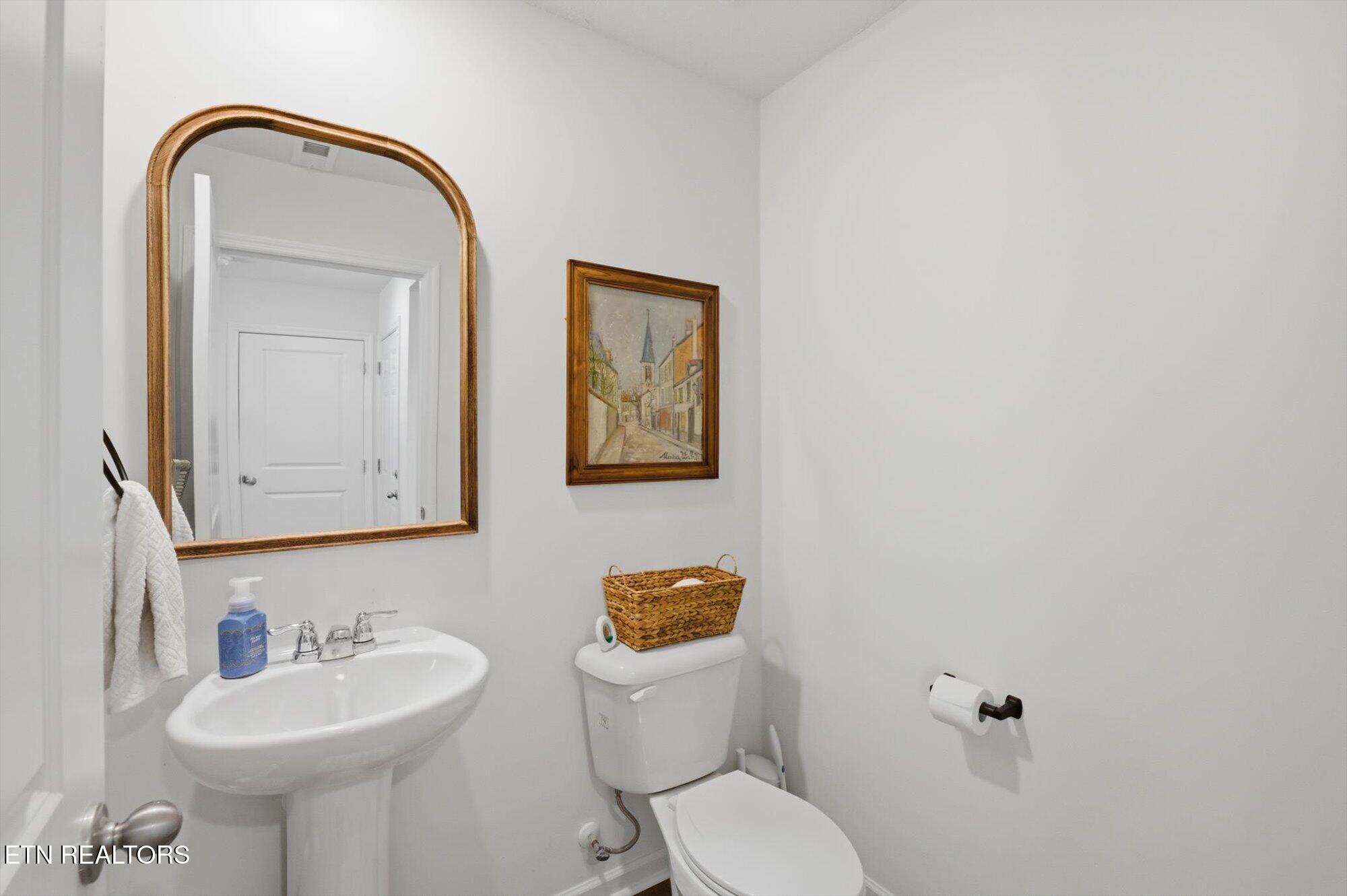 709 W Tellico Avenue Athens TN 37303