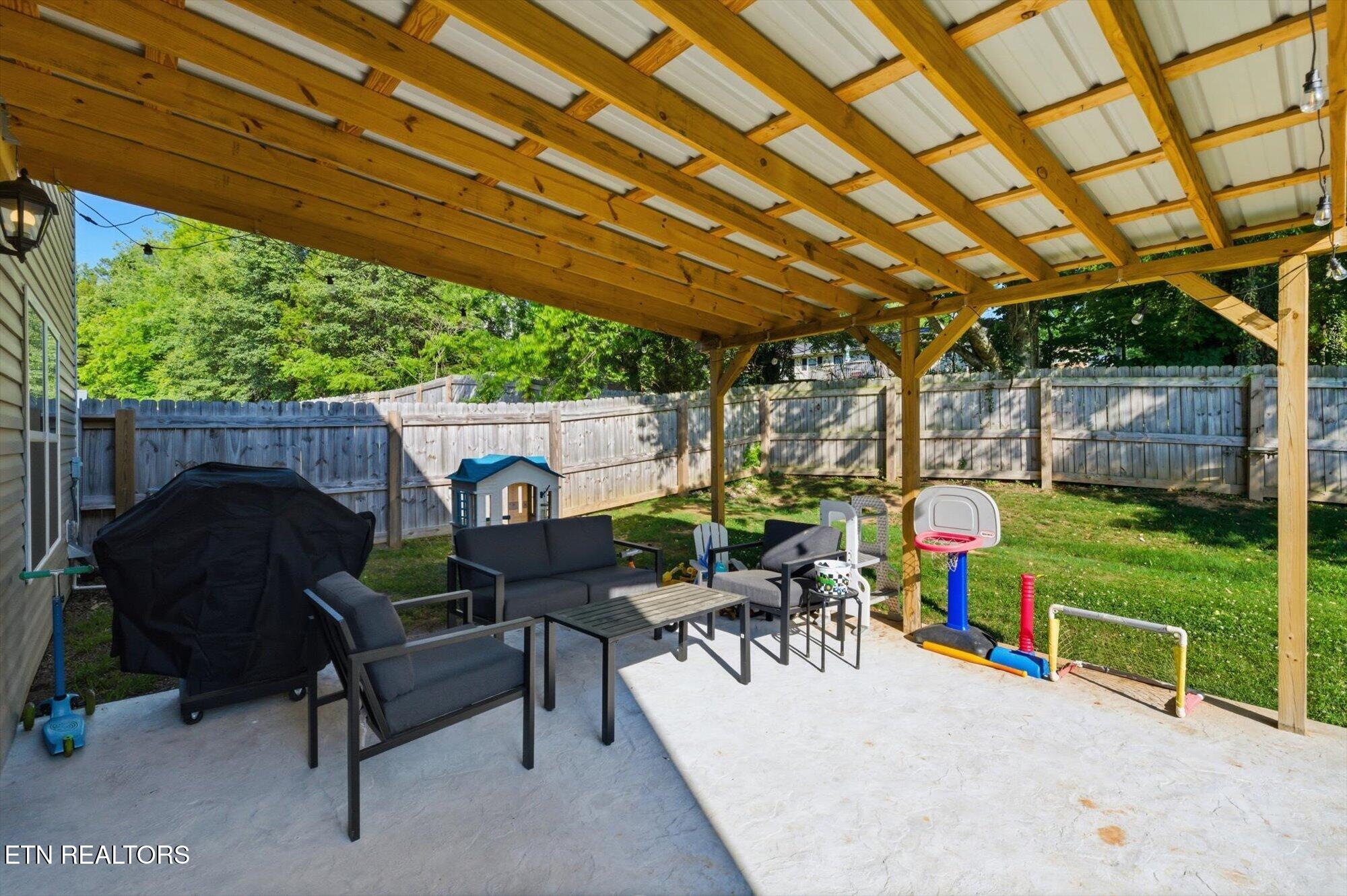 709 W Tellico Avenue Athens TN 37303