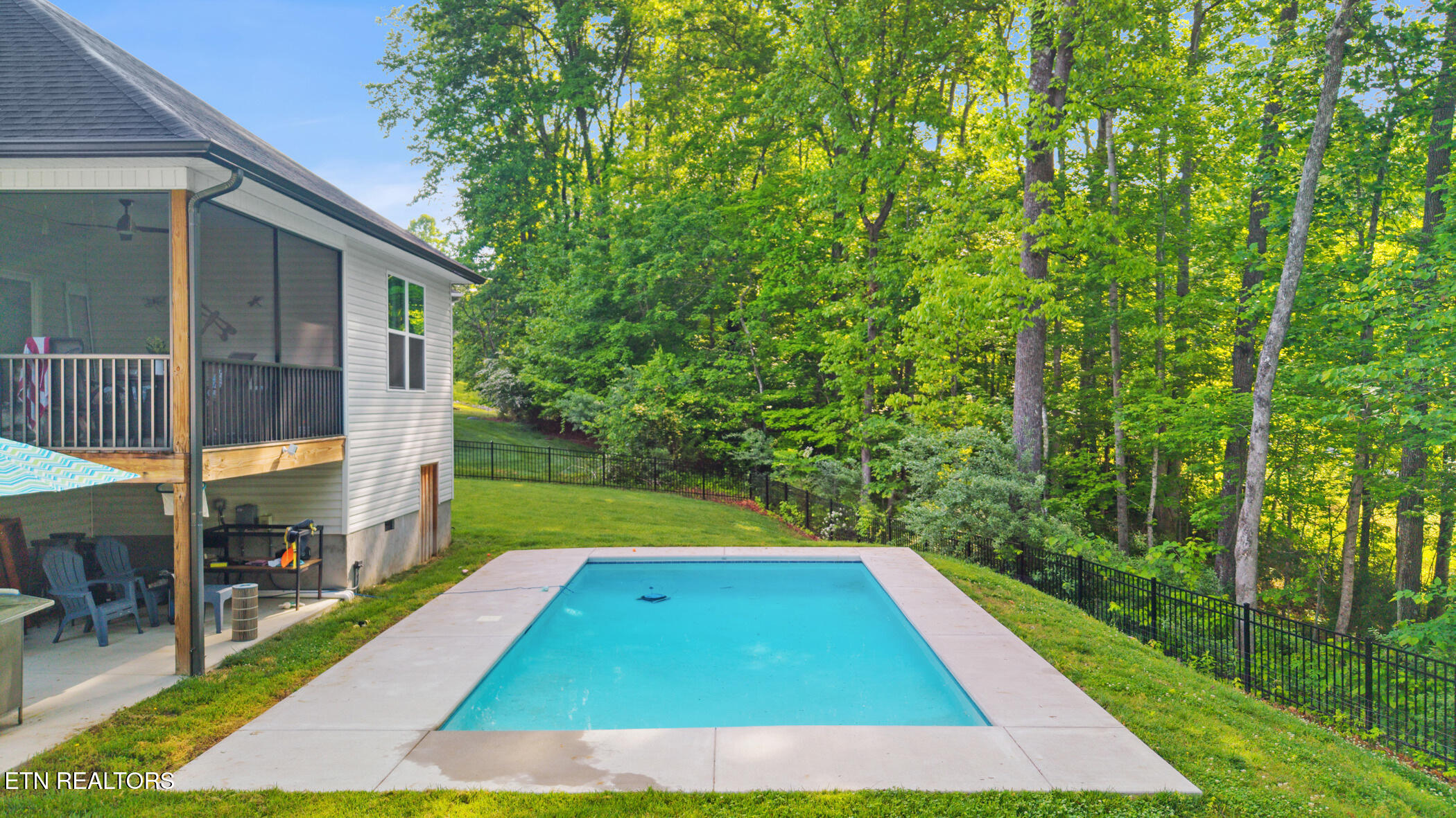 212 Nicoma Circle Loudon TN 37774