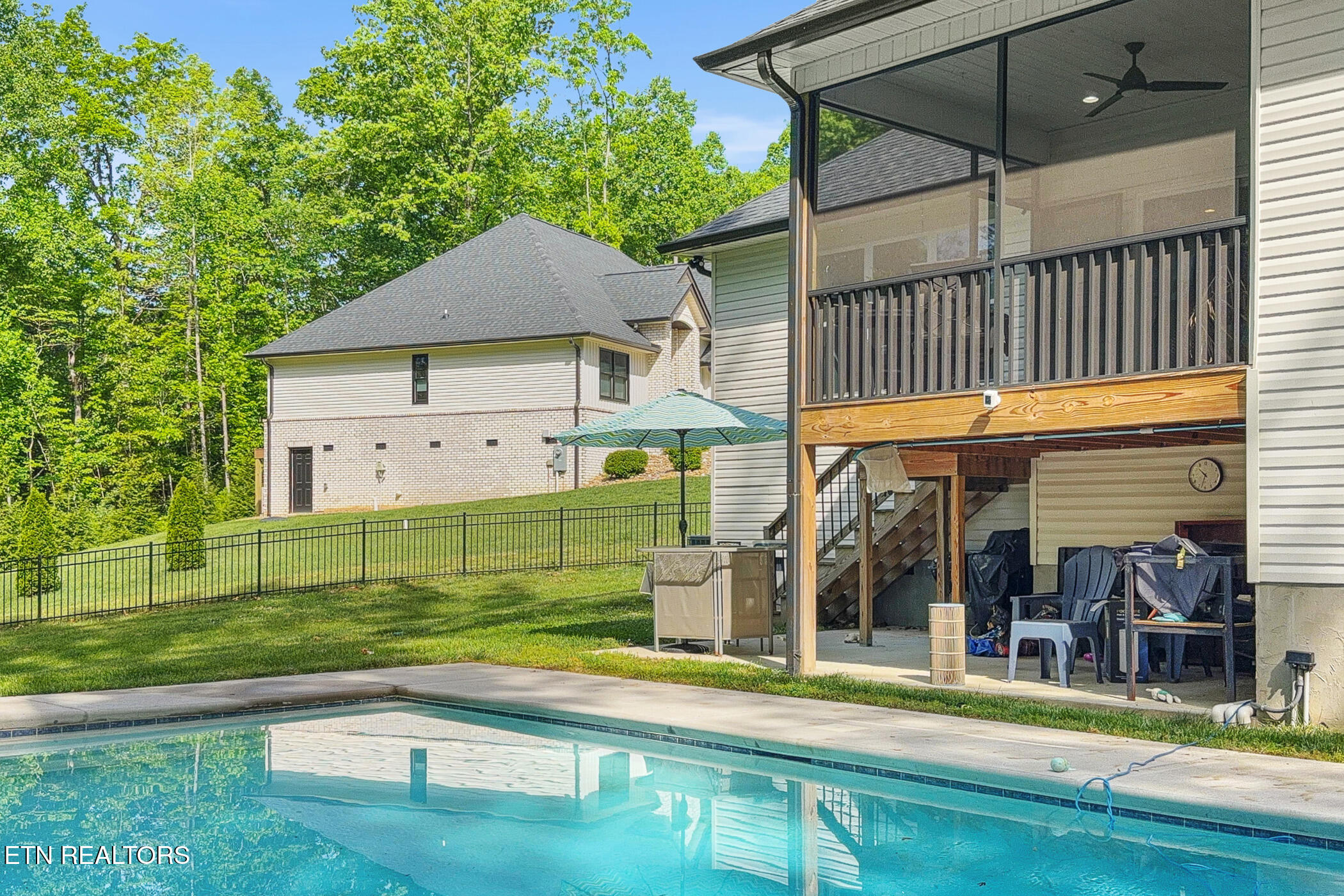212 Nicoma Circle Loudon TN 37774