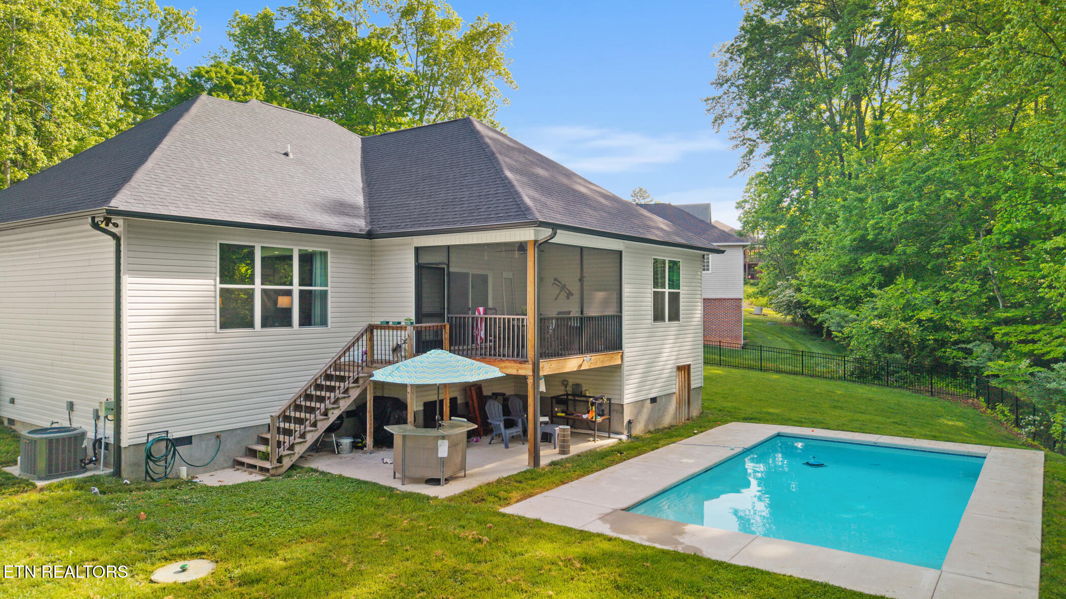 212 Nicoma Circle Loudon TN 37774