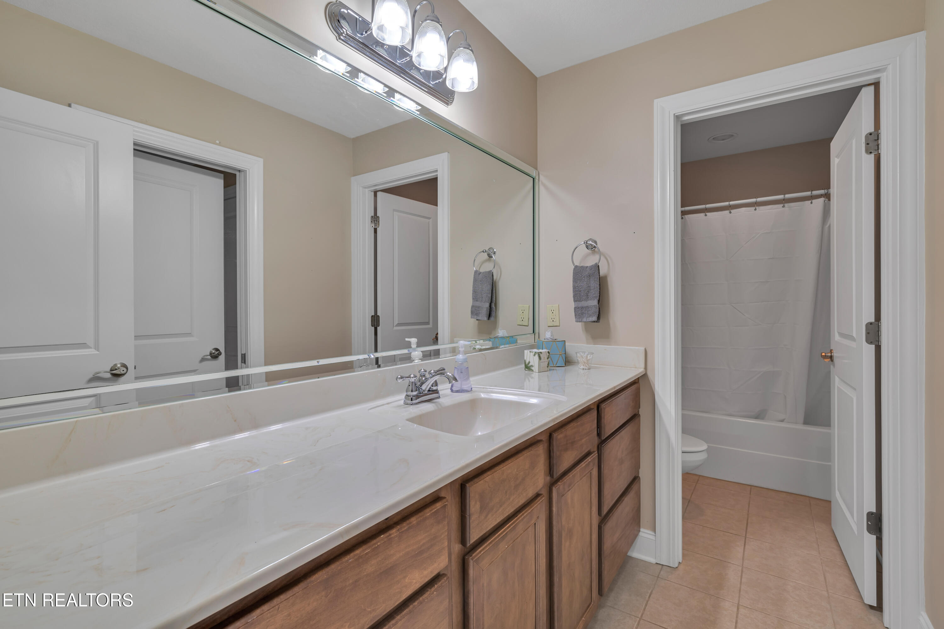 1036 Gothic Manor Way Knoxville TN 37923
