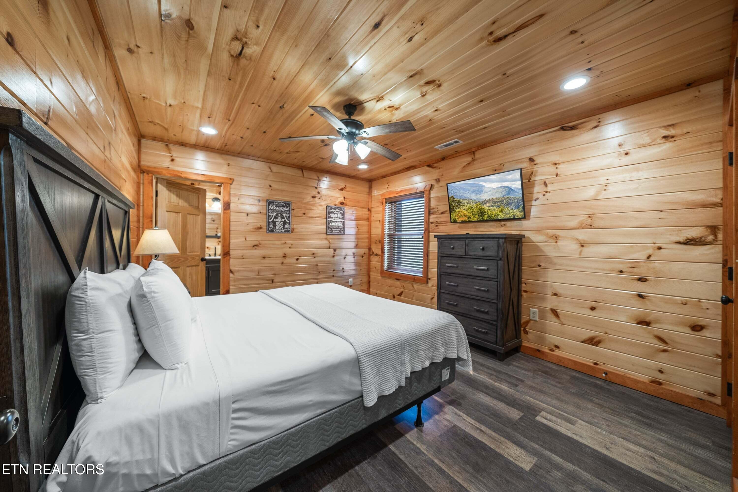 4094 Hickory Hollow Way Sevierville TN 37862