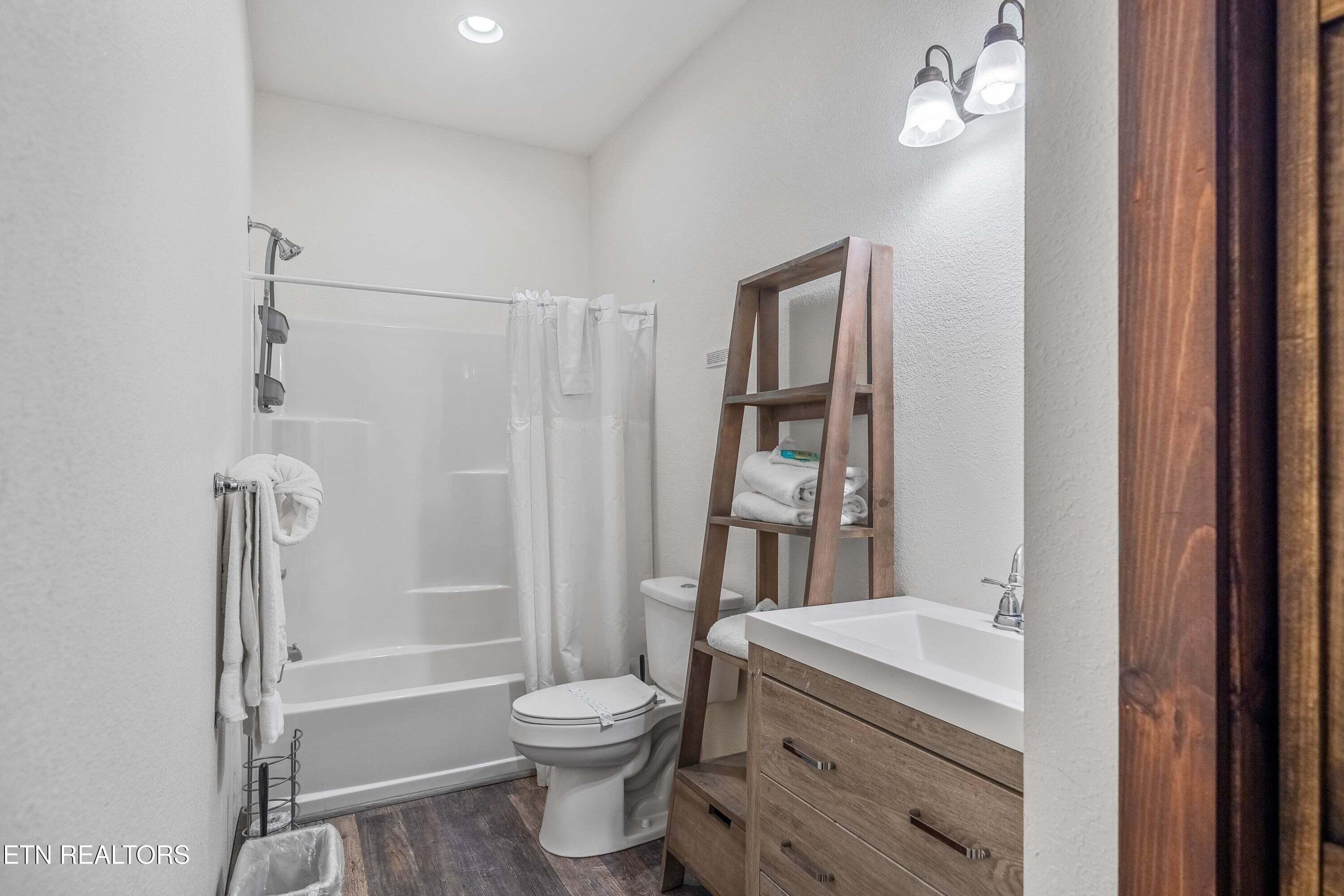 4094 Hickory Hollow Way Sevierville TN 37862