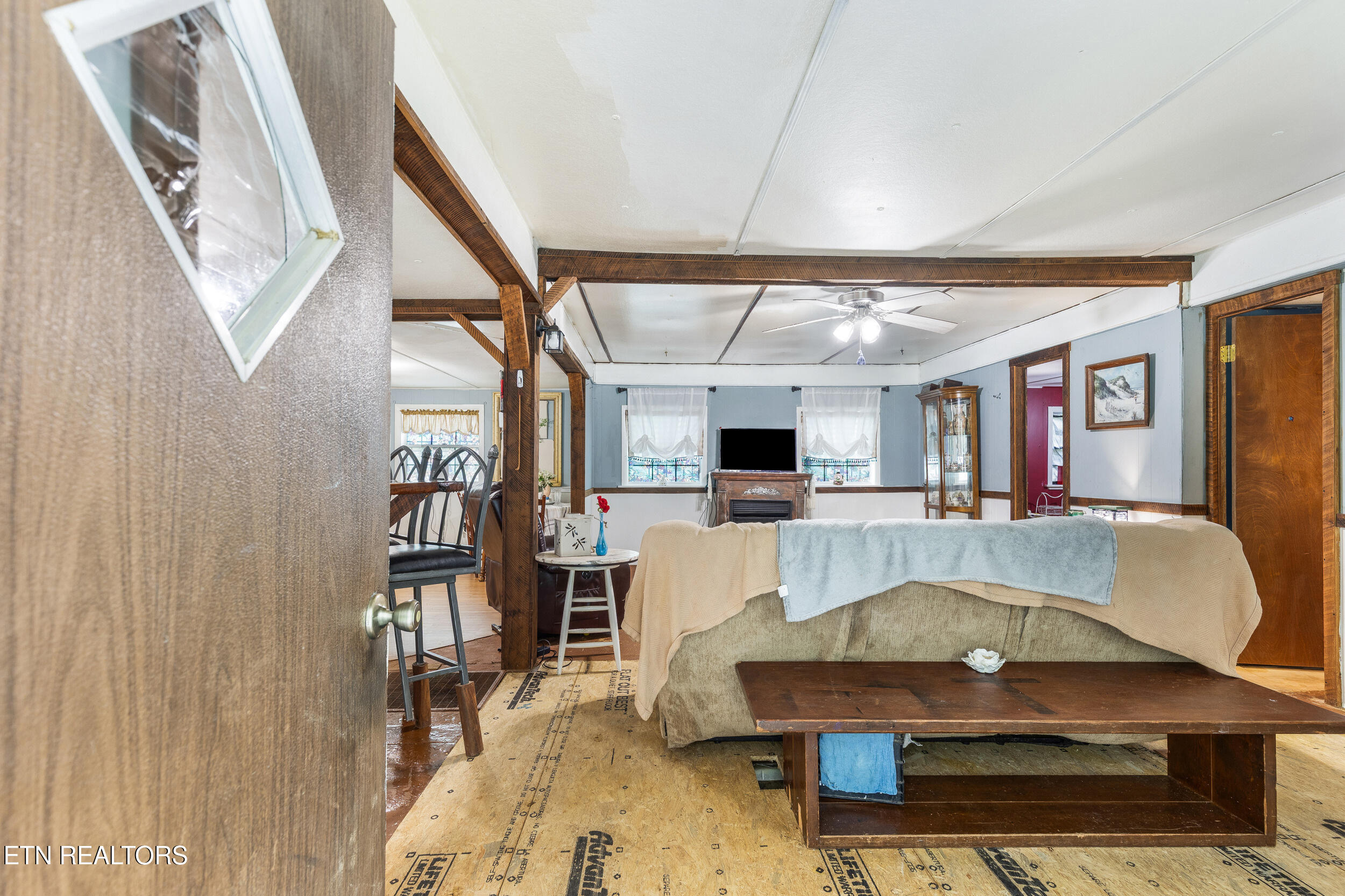 323 Vannoy Road Tazewell TN 37879