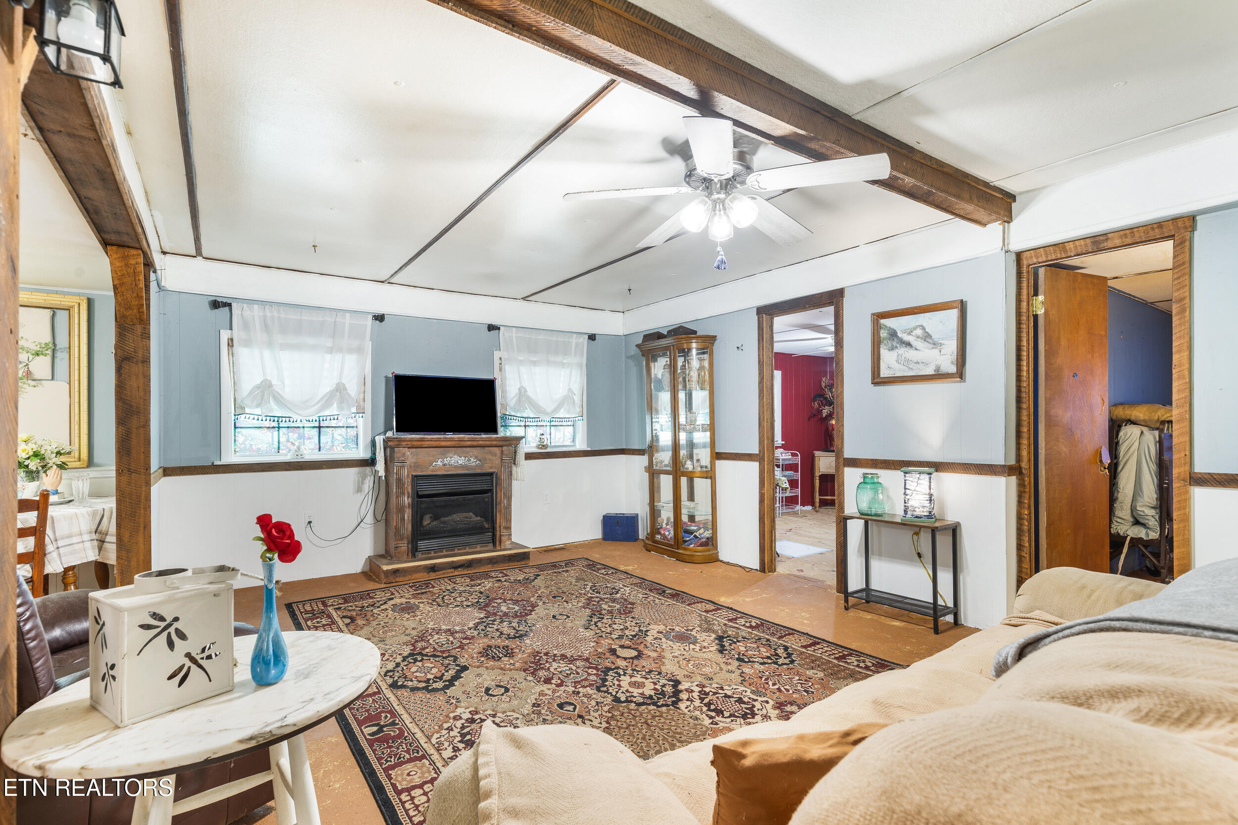 323 Vannoy Road Tazewell TN 37879