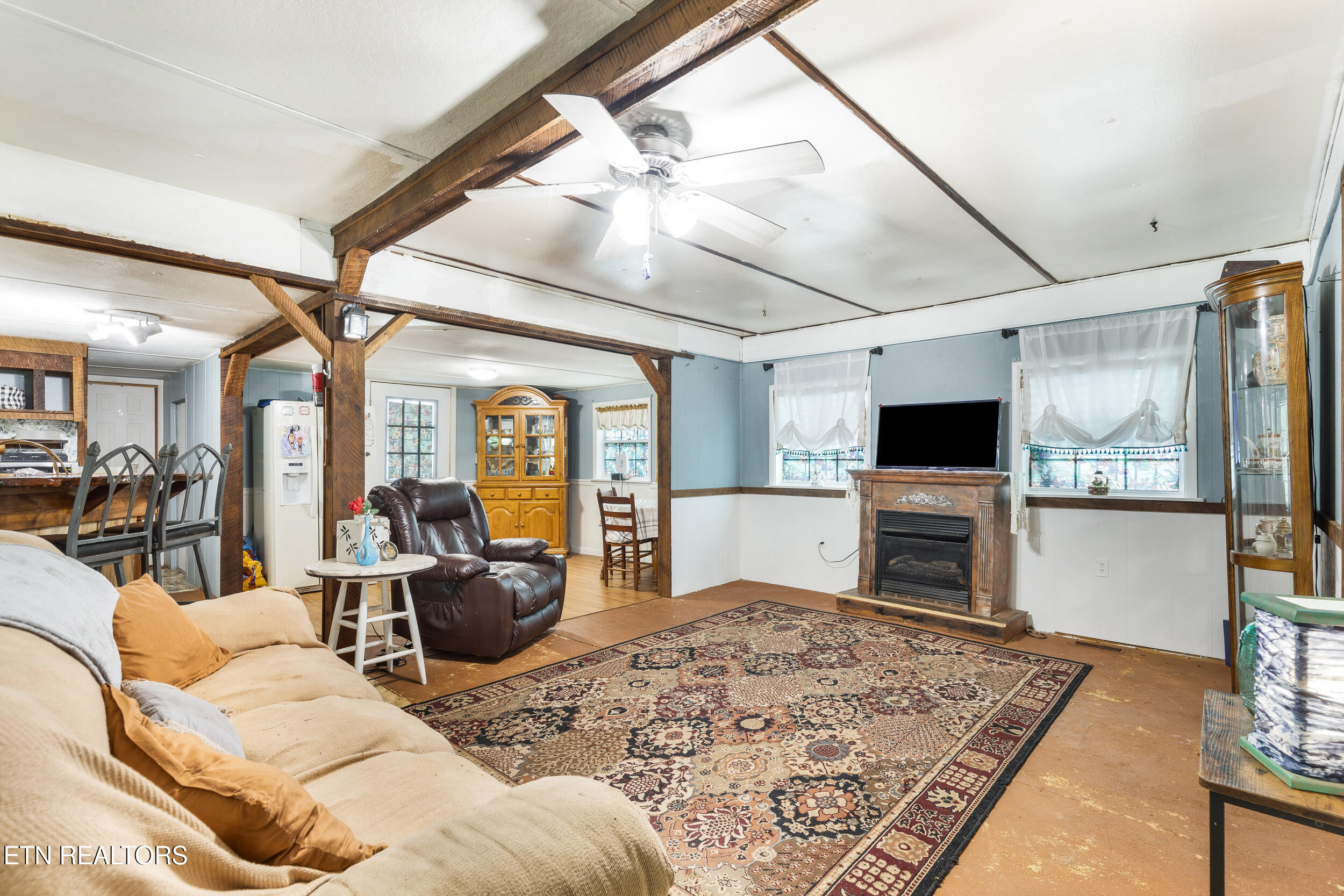 323 Vannoy Road Tazewell TN 37879
