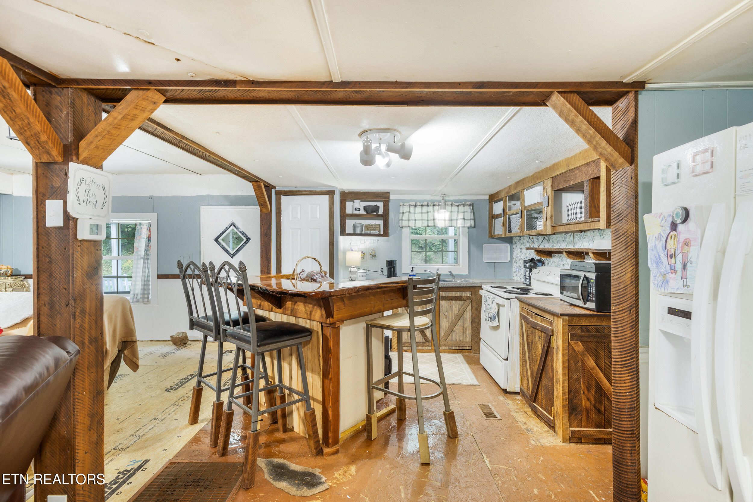 323 Vannoy Road Tazewell TN 37879