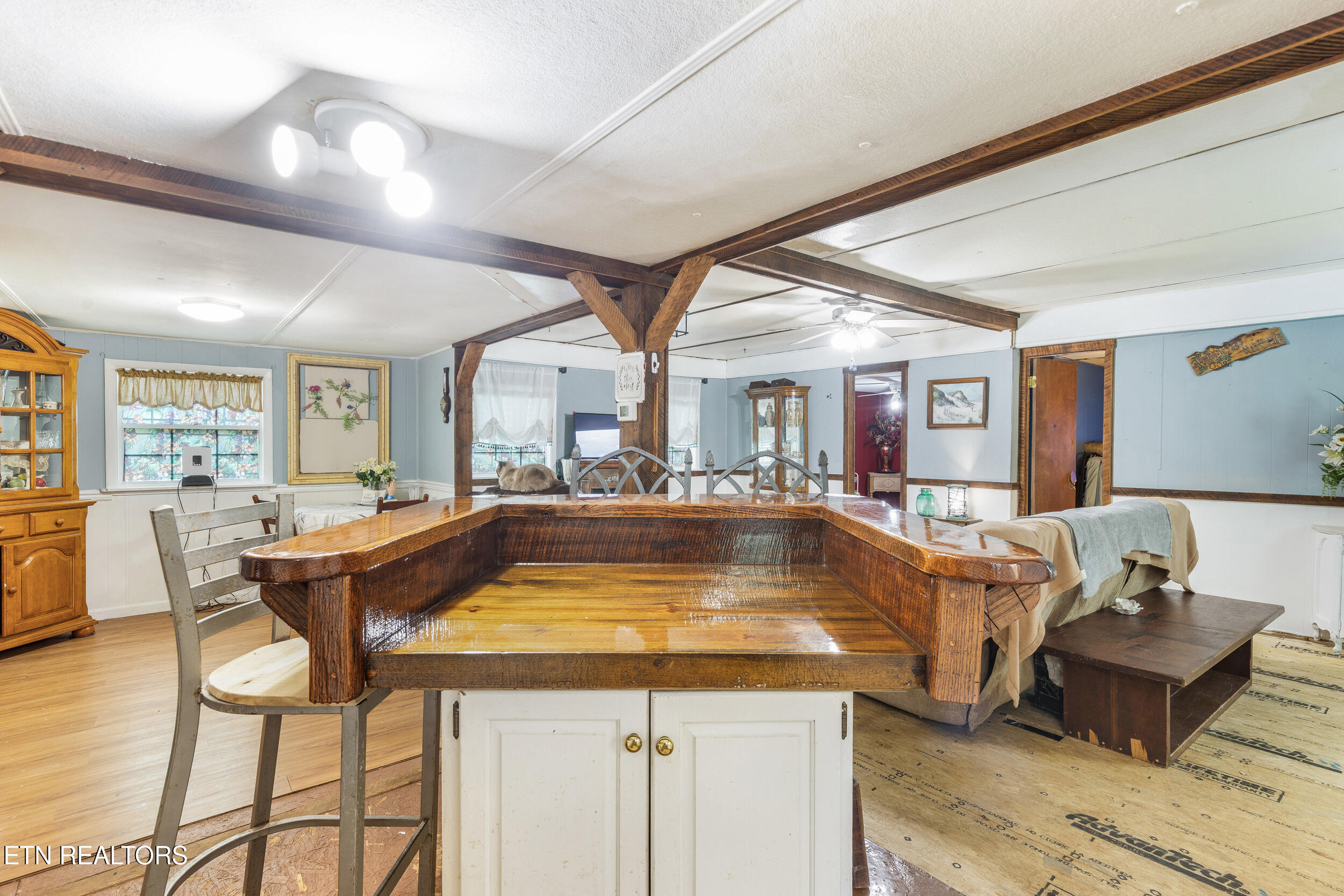 323 Vannoy Road Tazewell TN 37879
