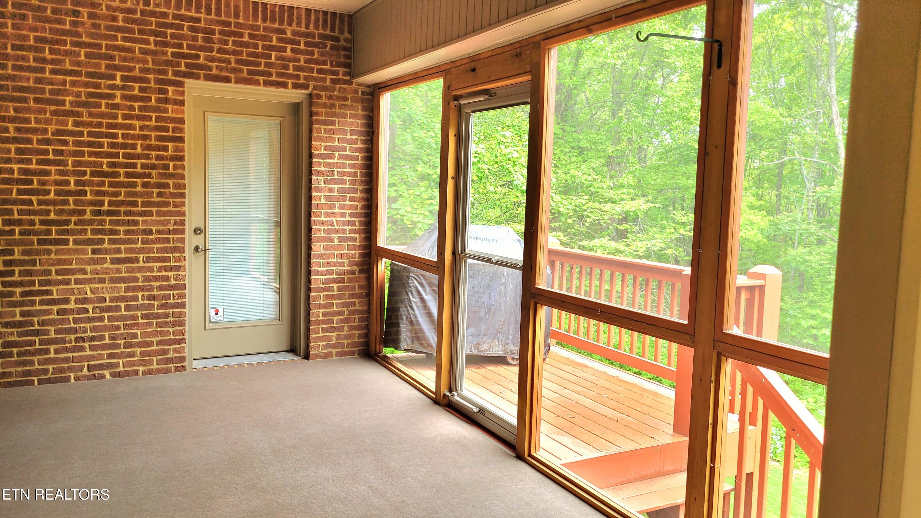 2016 Berrywood Drive Knoxville TN 37932