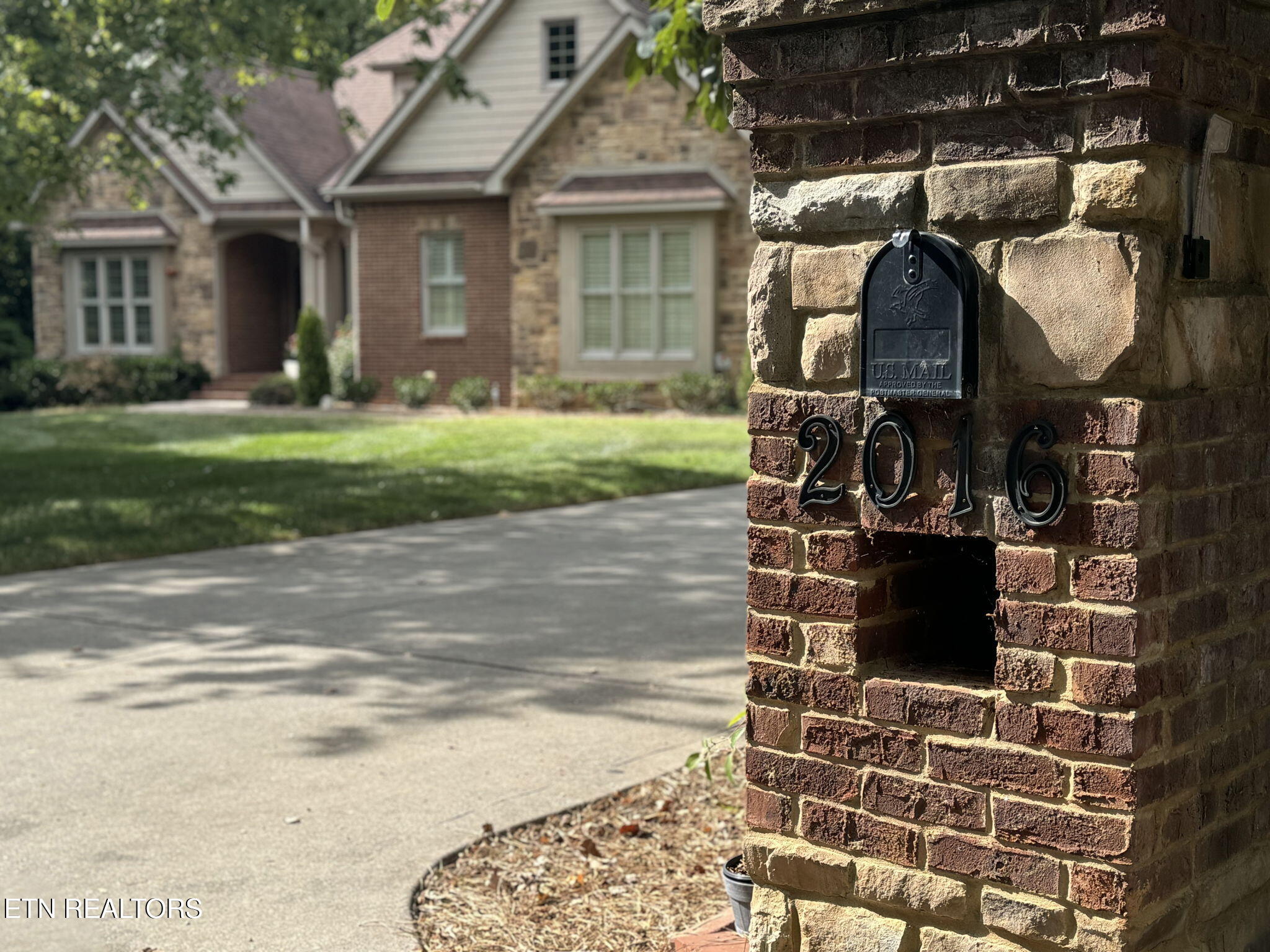 2016 Berrywood Drive Knoxville TN 37932