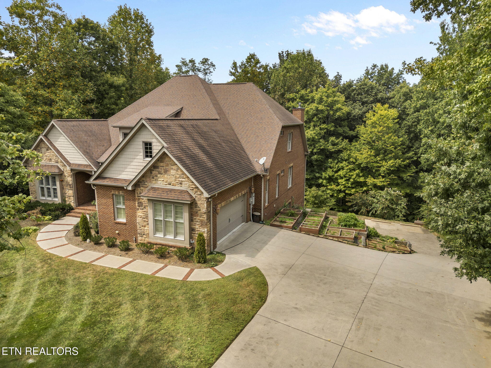 2016 Berrywood Drive Knoxville TN 37932