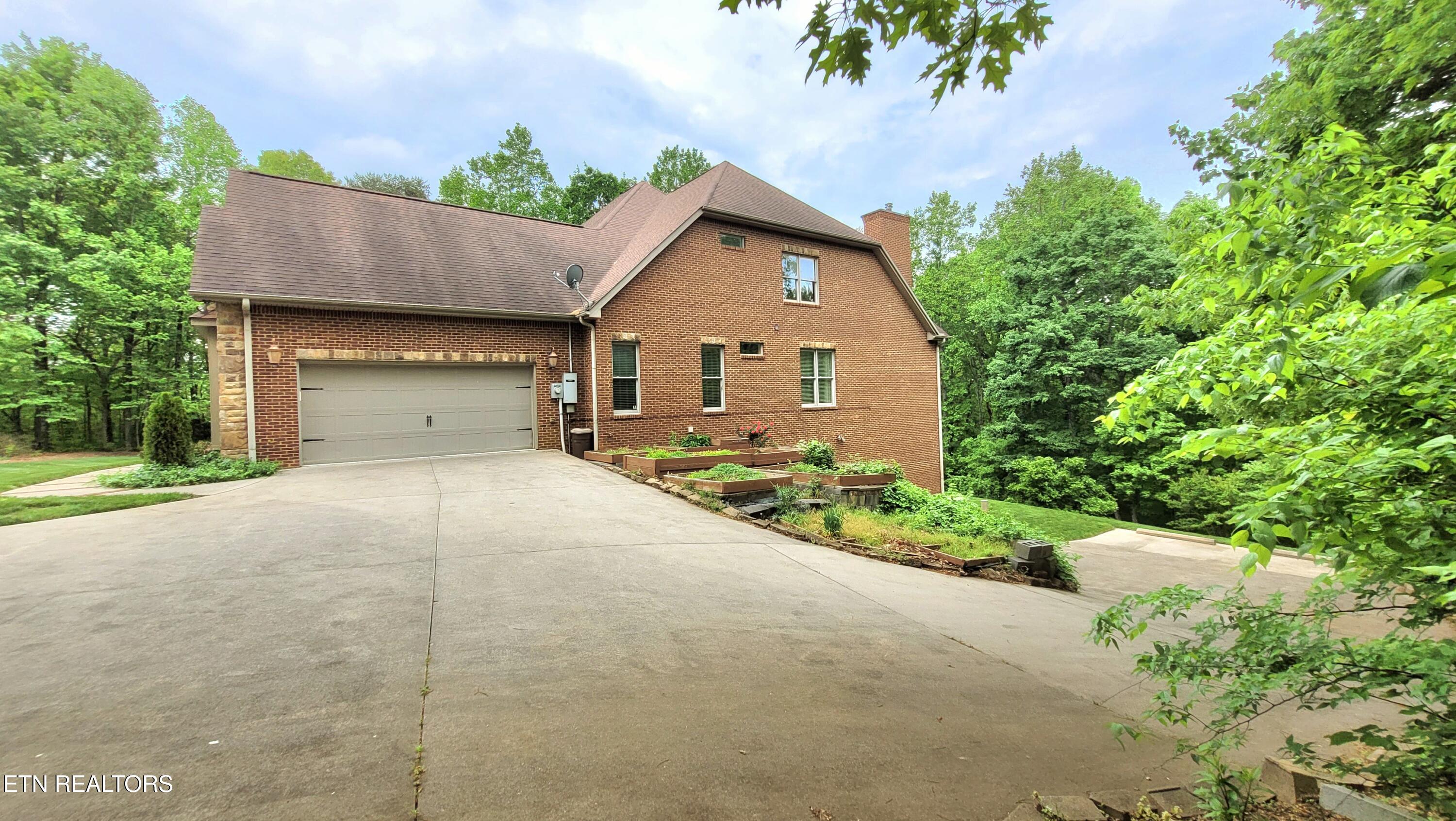 2016 Berrywood Drive Knoxville TN 37932