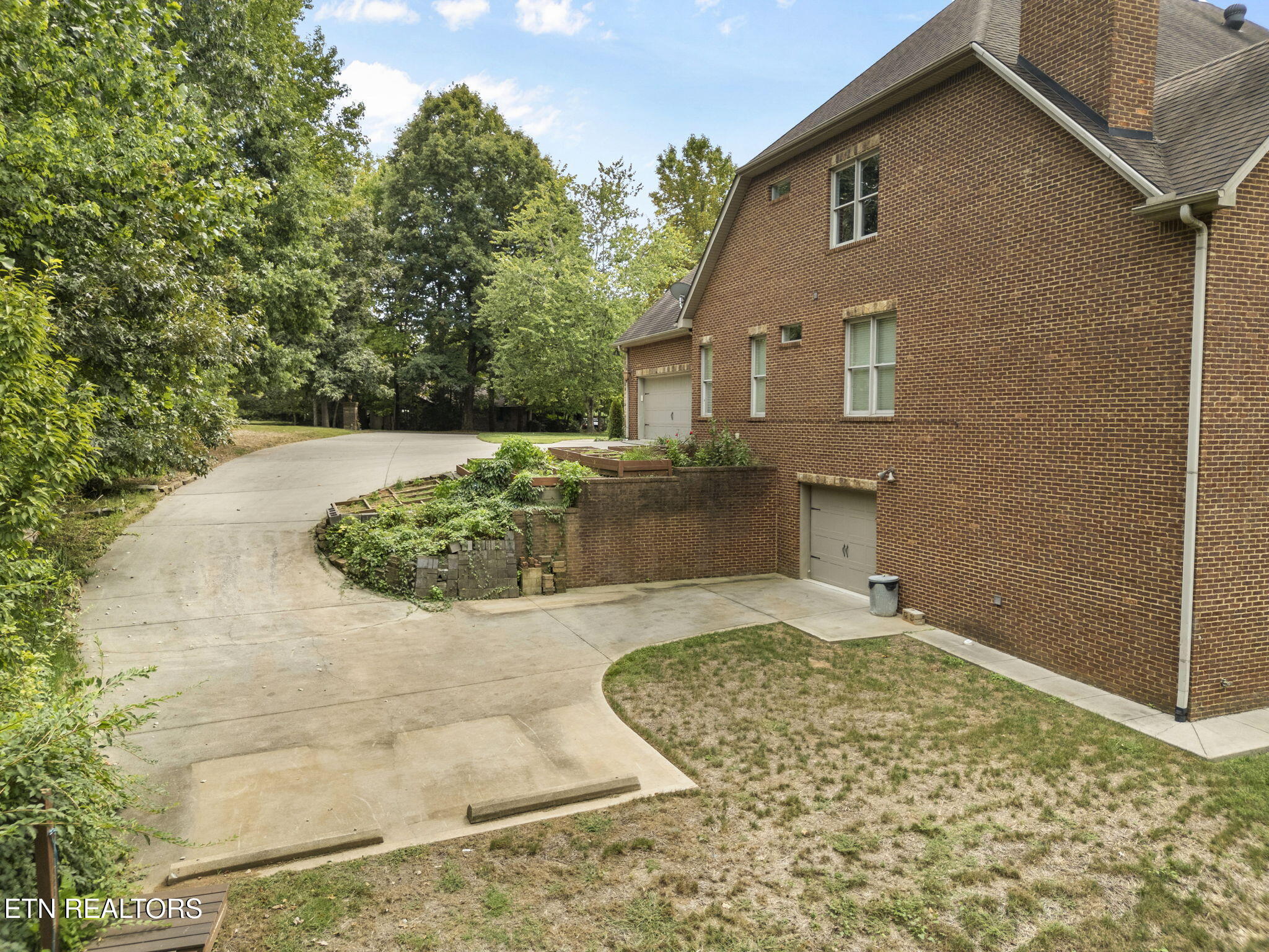 2016 Berrywood Drive Knoxville TN 37932