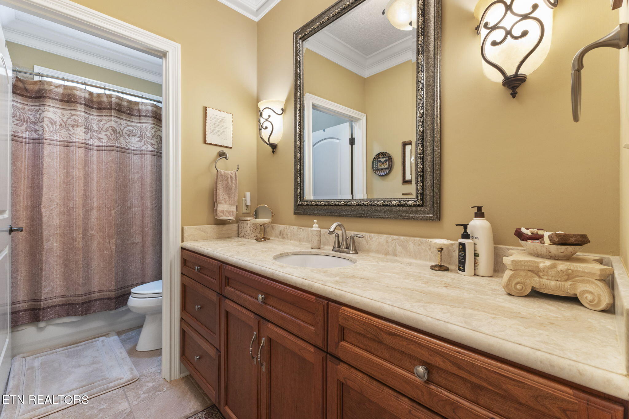 2016 Berrywood Drive Knoxville TN 37932