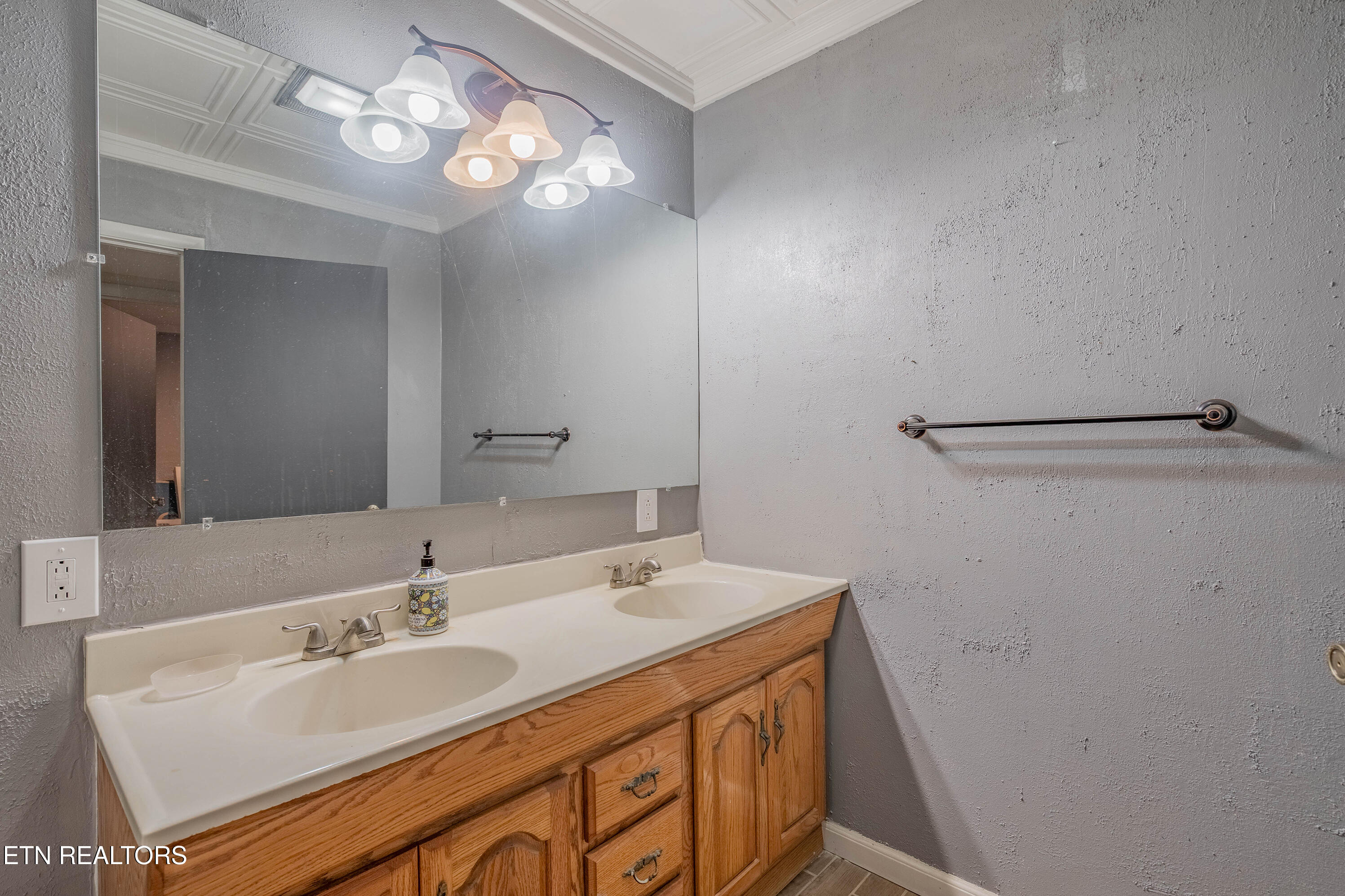102 Ithaca Lane Oak Ridge TN 37830