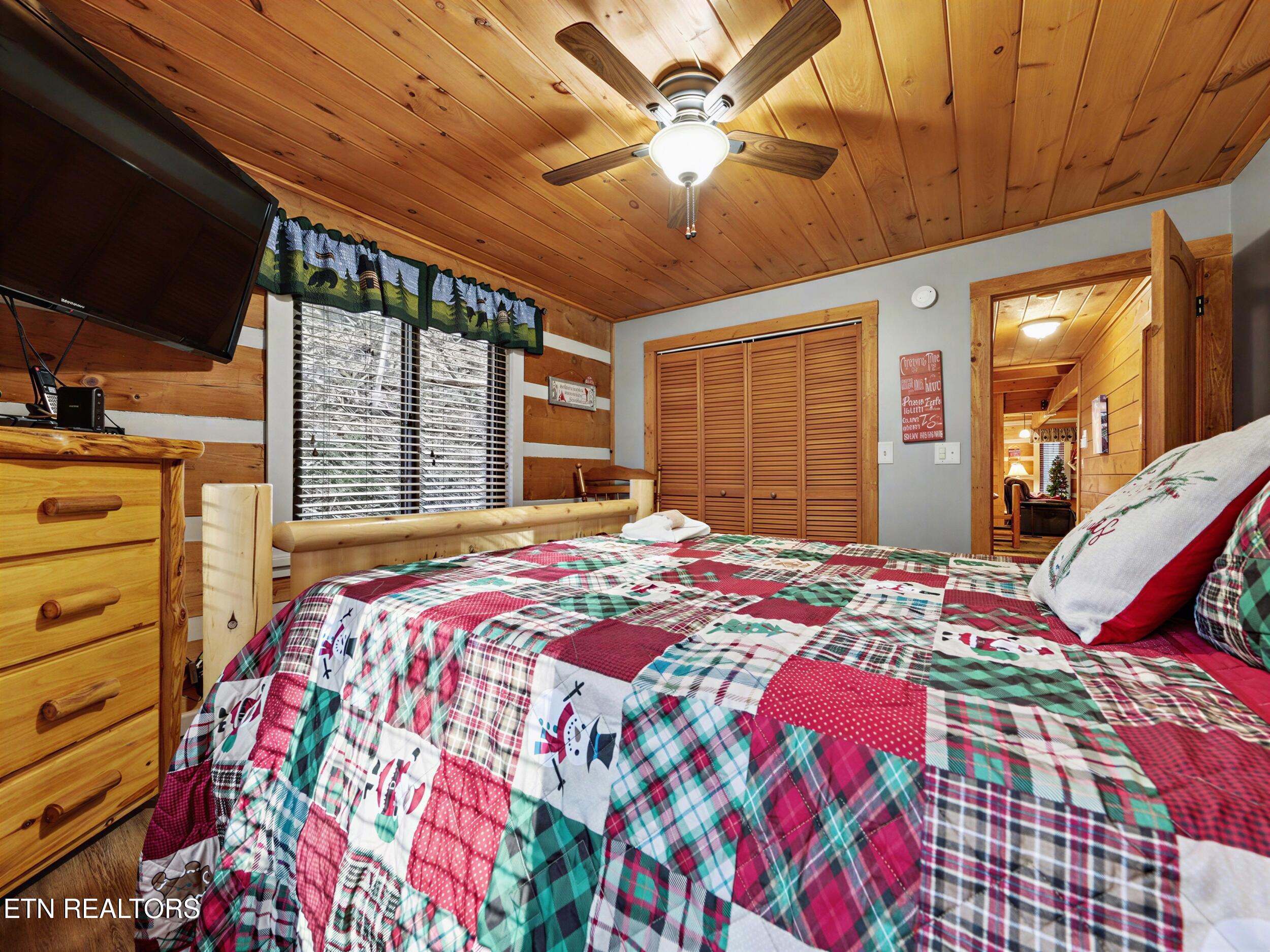 2653 Black Walnut Flats Road Pigeon Forge TN 37862