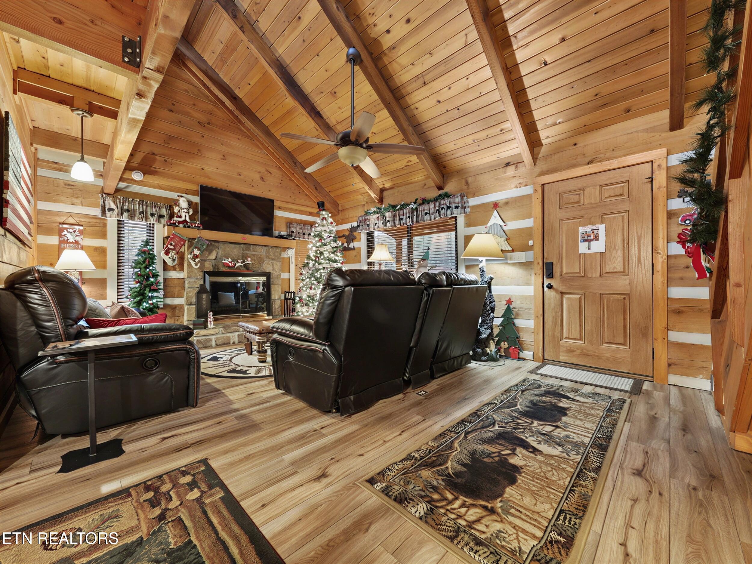 2653 Black Walnut Flats Road Pigeon Forge TN 37862