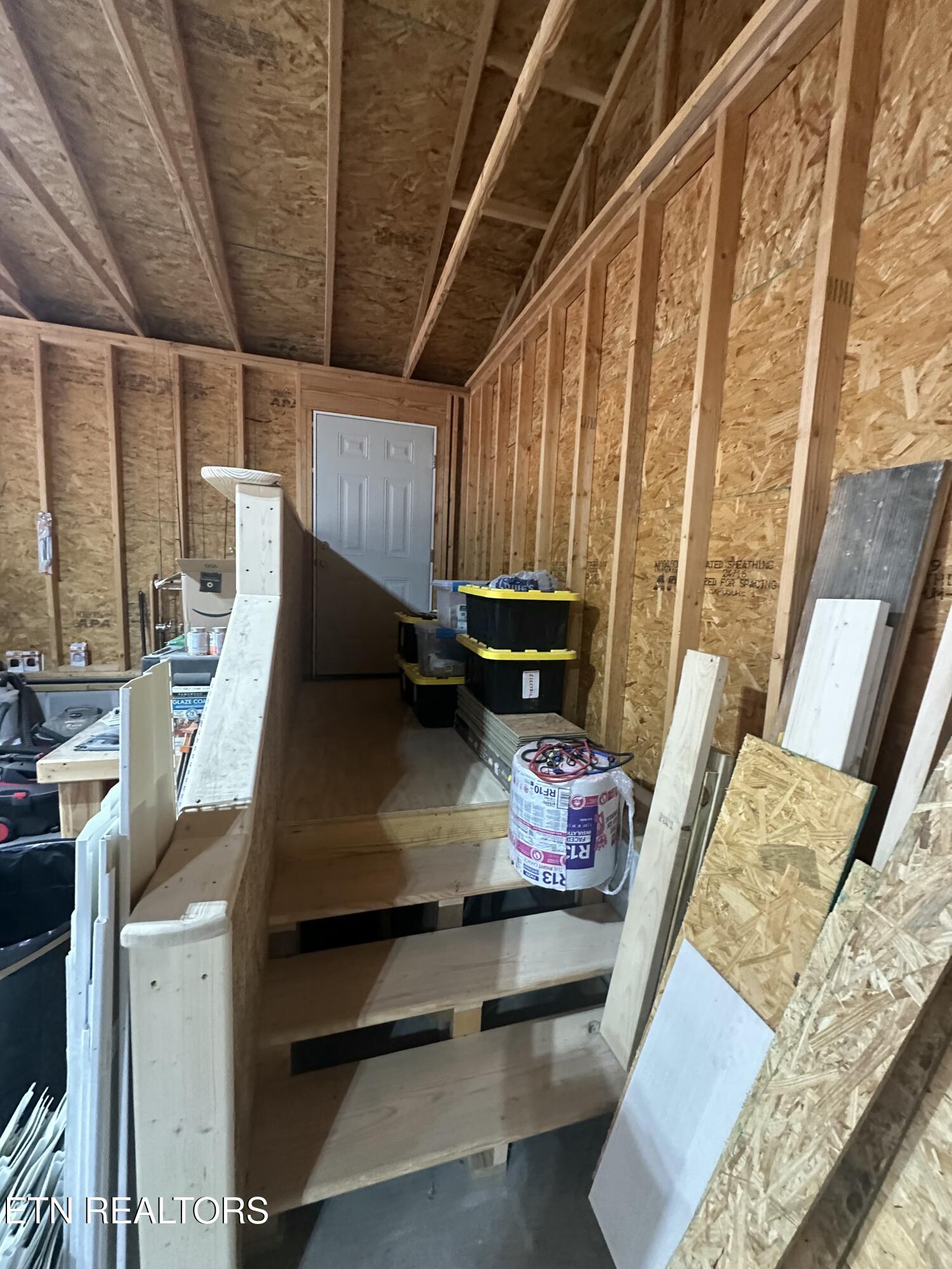 130 Paradise Lane Deer Lodge TN 37726