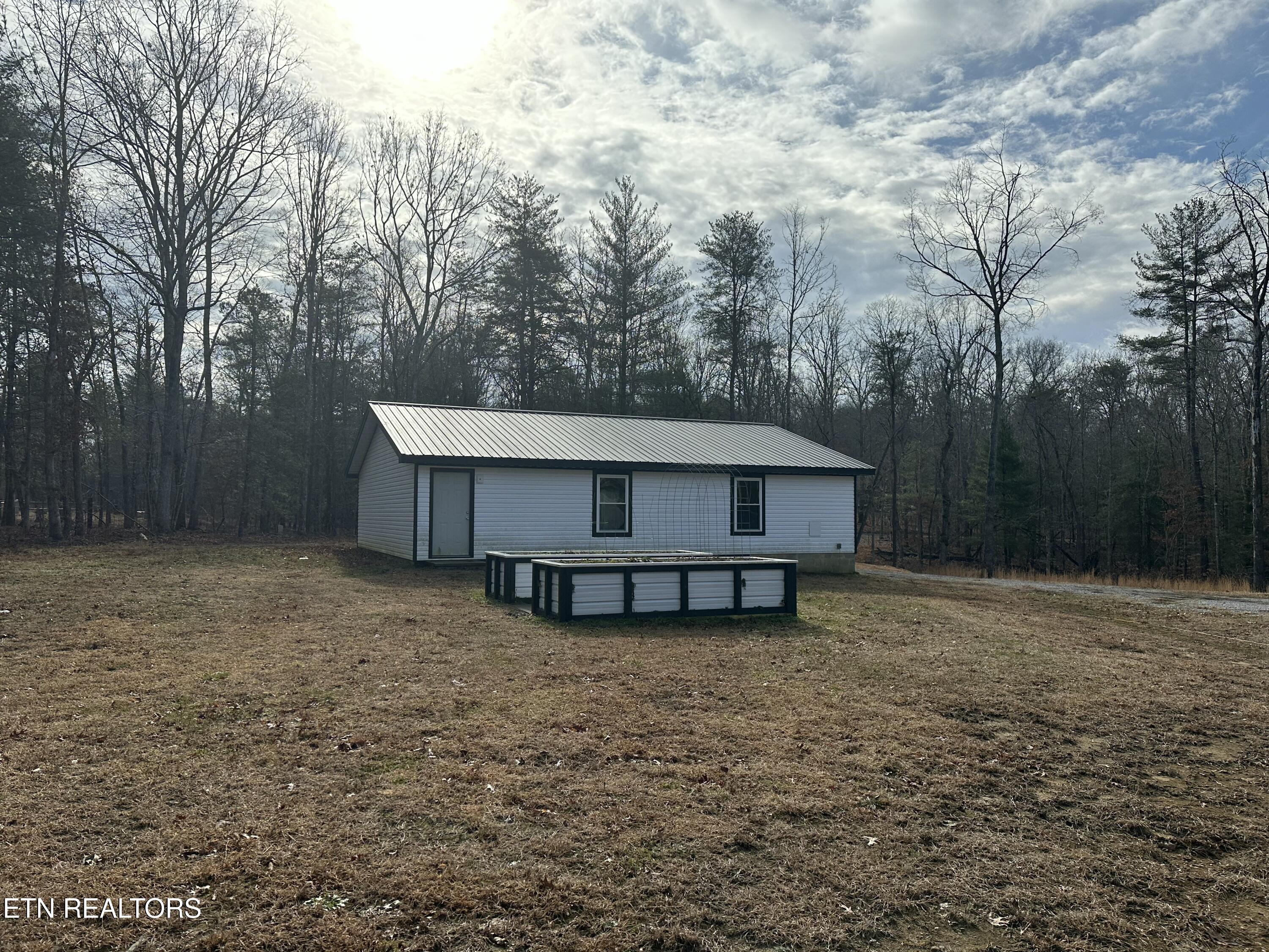 130 Paradise Lane Deer Lodge TN 37726