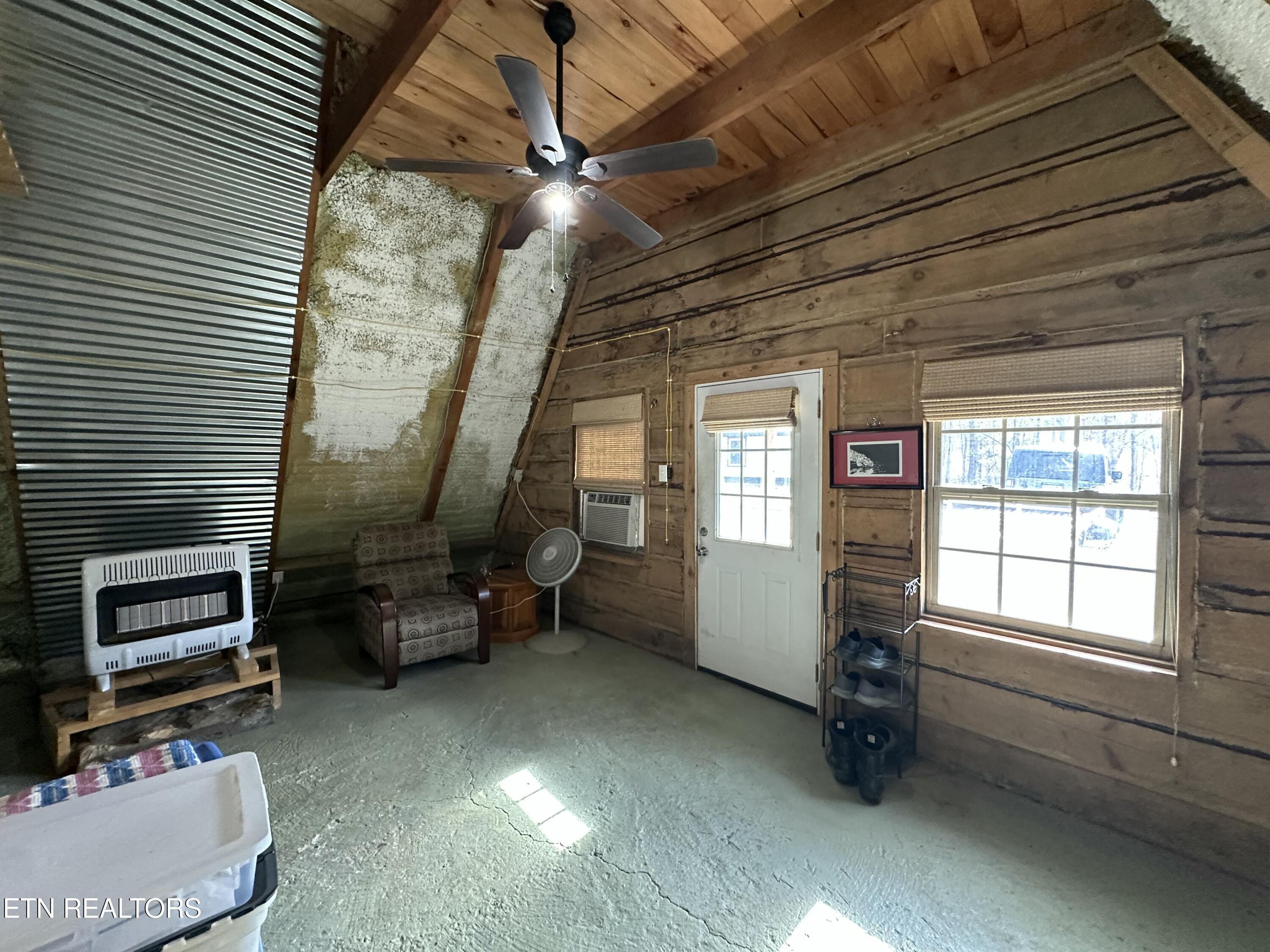 130 Paradise Lane Deer Lodge TN 37726