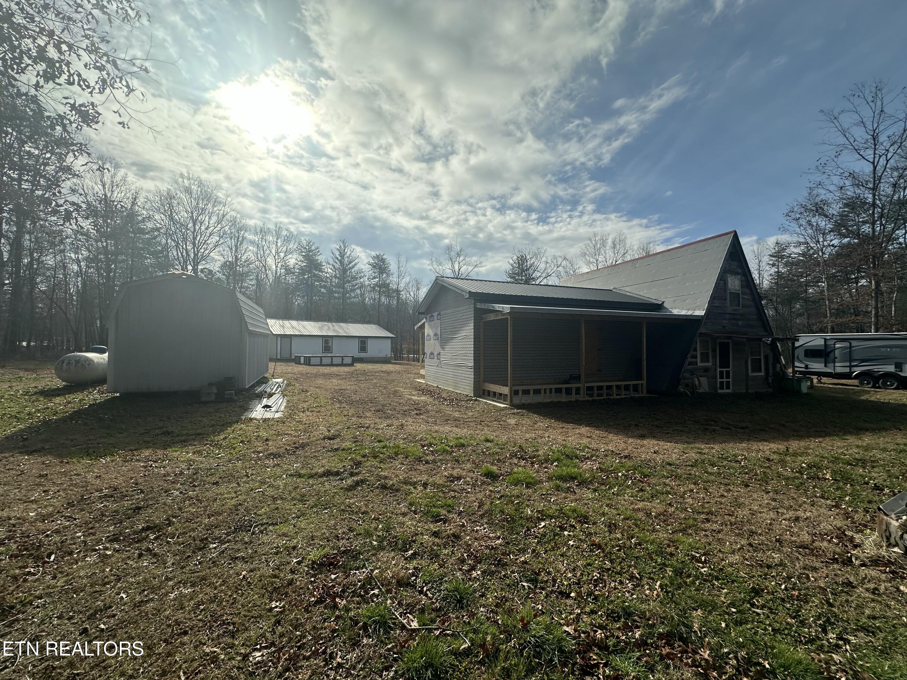 130 Paradise Lane Deer Lodge TN 37726