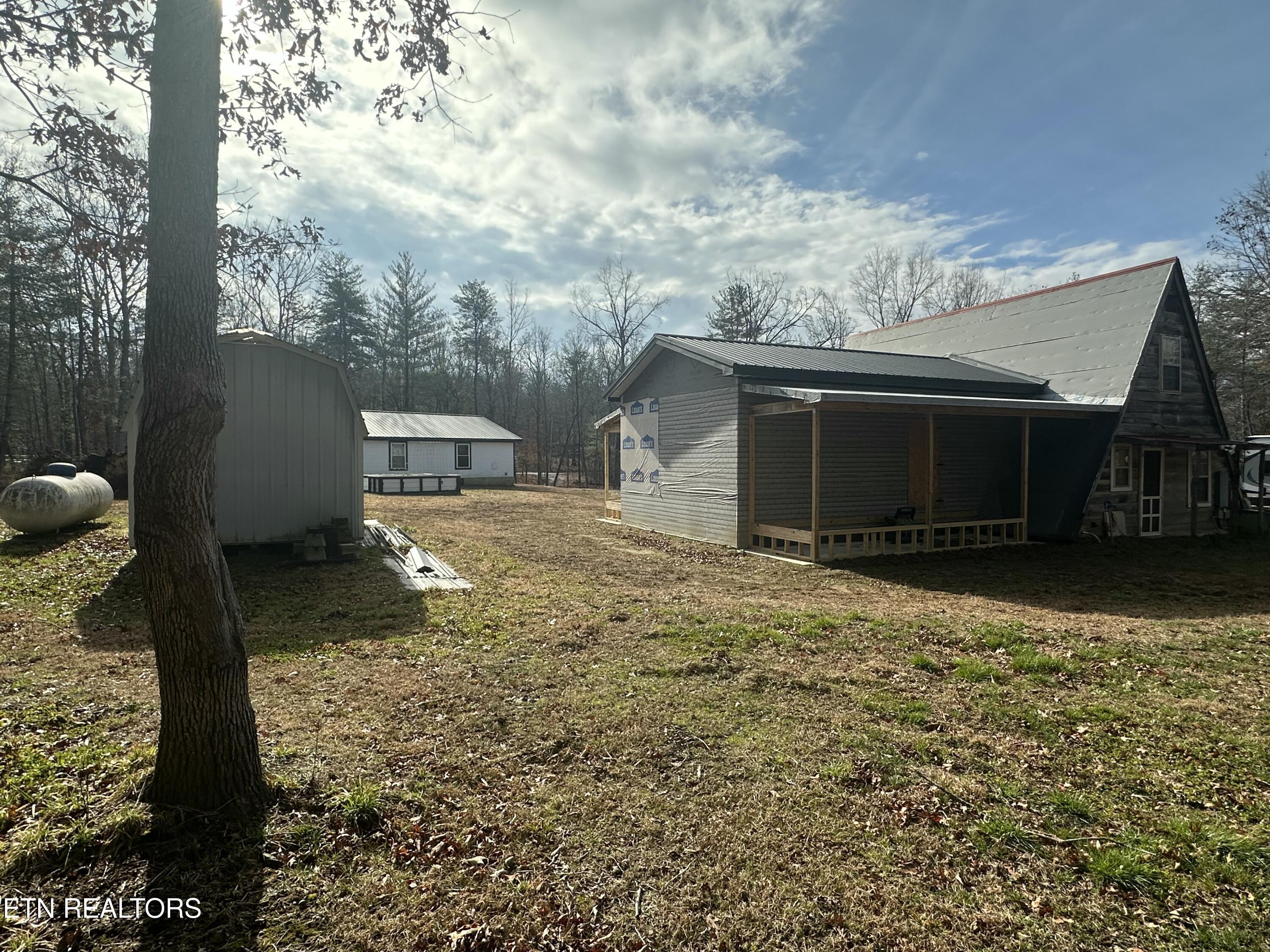 130 Paradise Lane Deer Lodge TN 37726