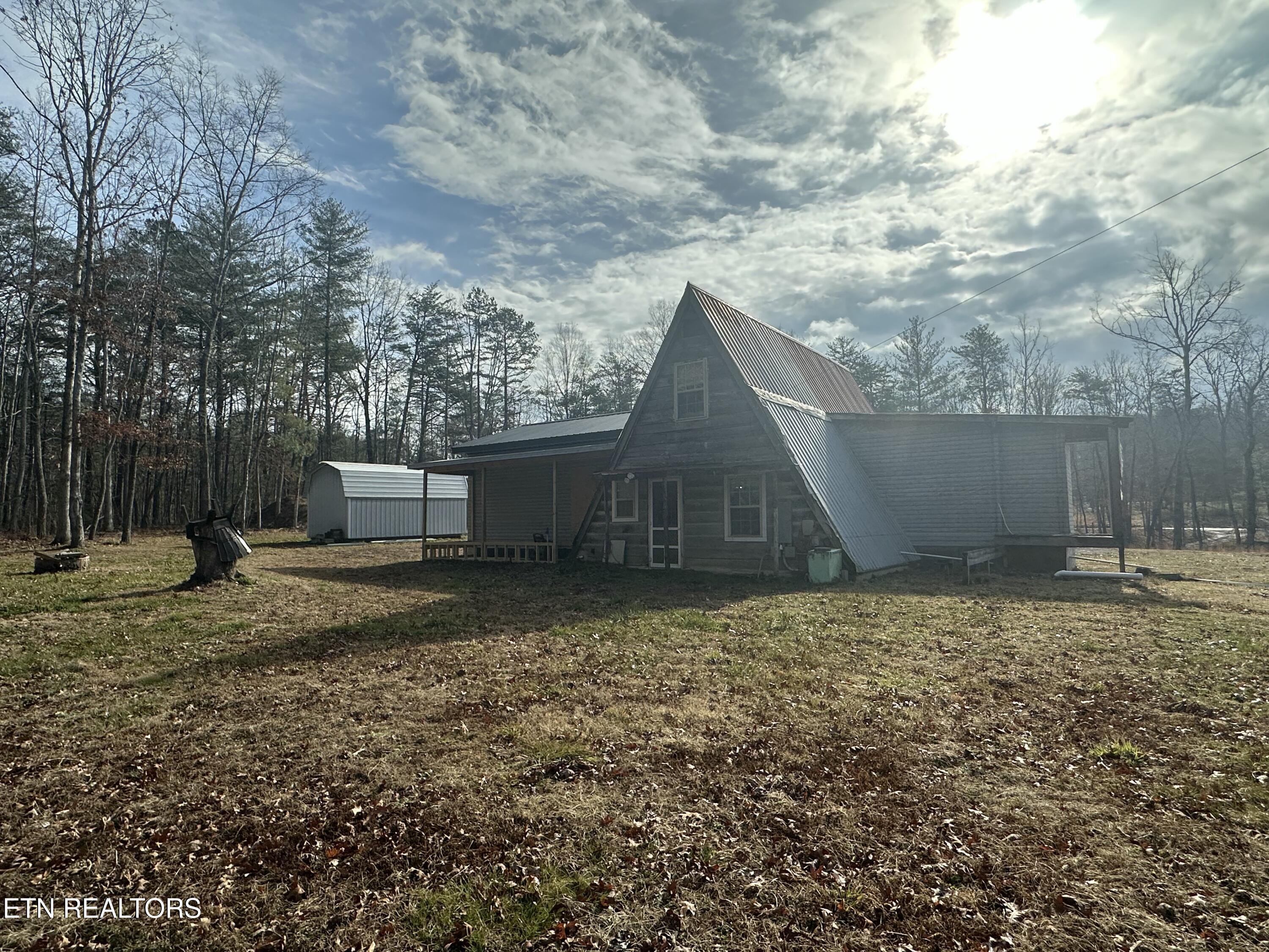 130 Paradise Lane Deer Lodge TN 37726