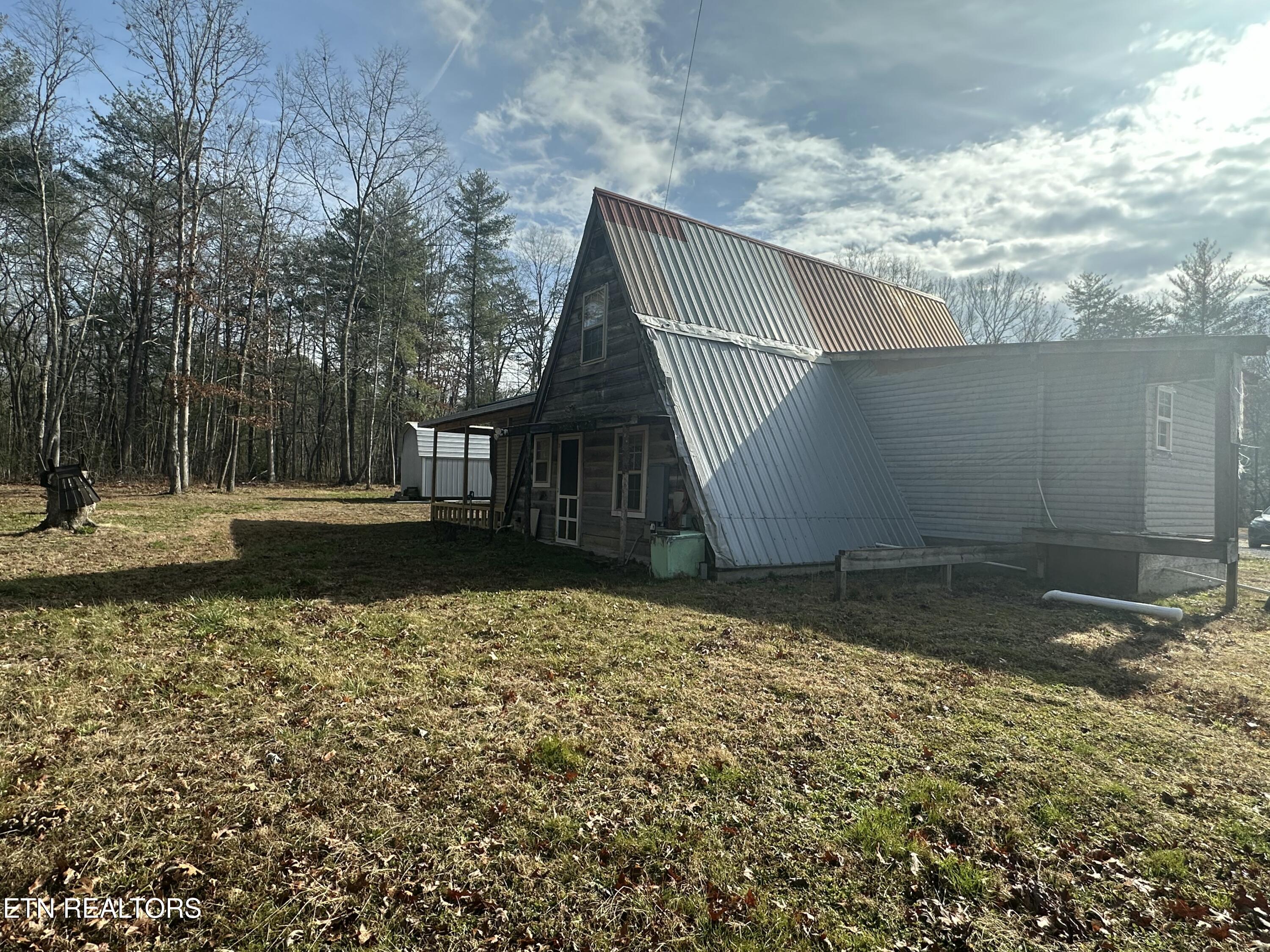 130 Paradise Lane Deer Lodge TN 37726
