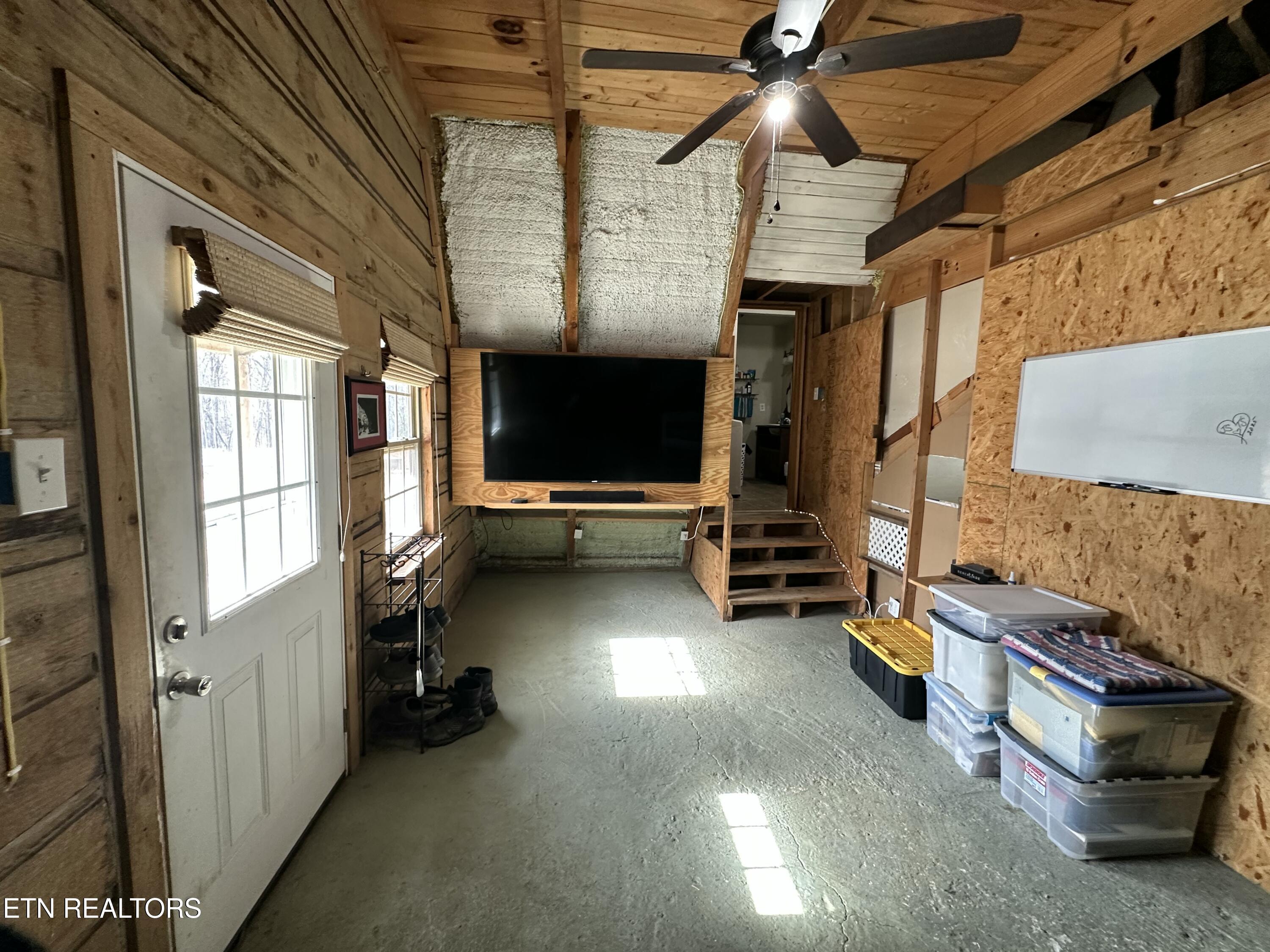 130 Paradise Lane Deer Lodge TN 37726