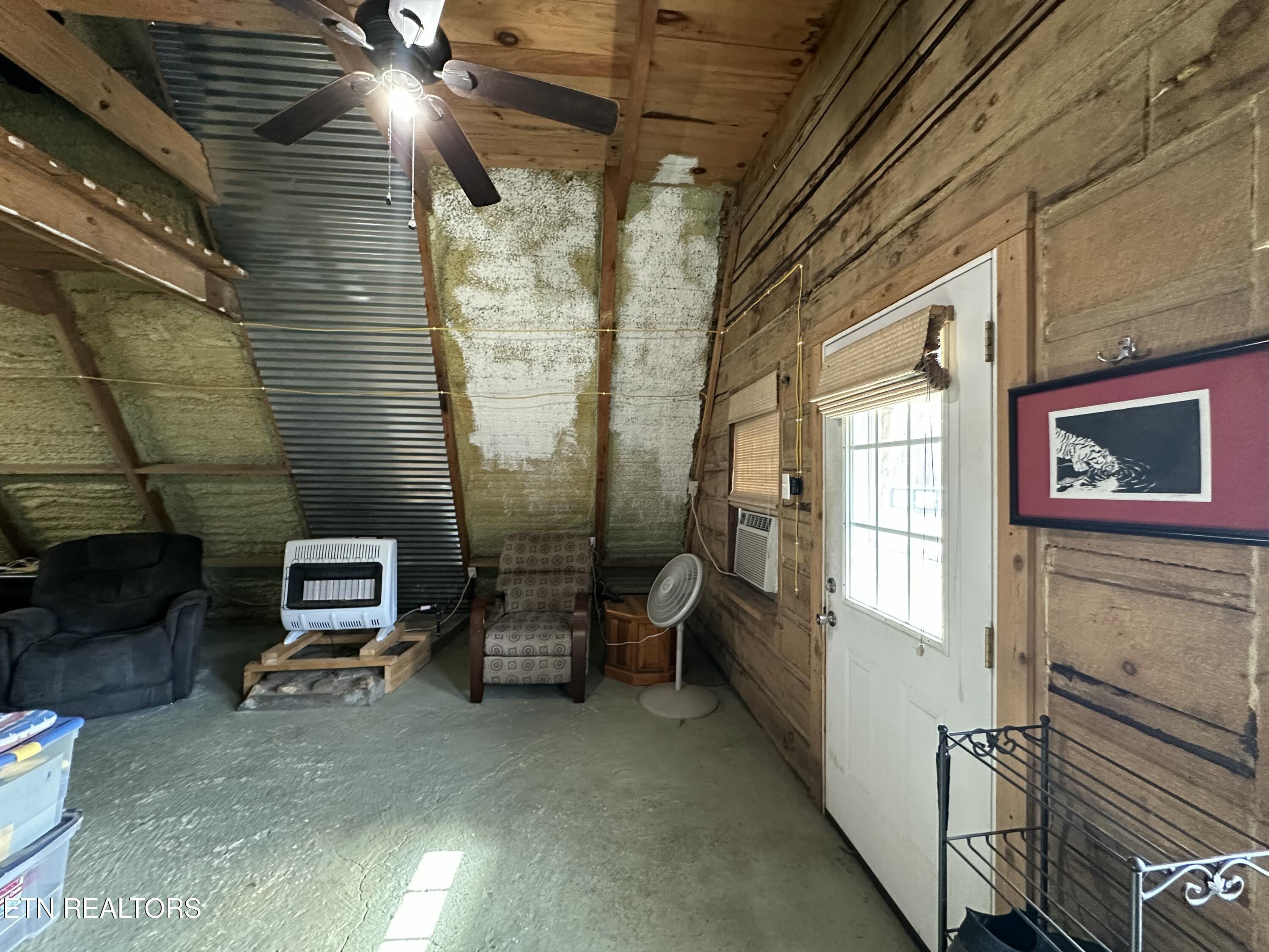 130 Paradise Lane Deer Lodge TN 37726