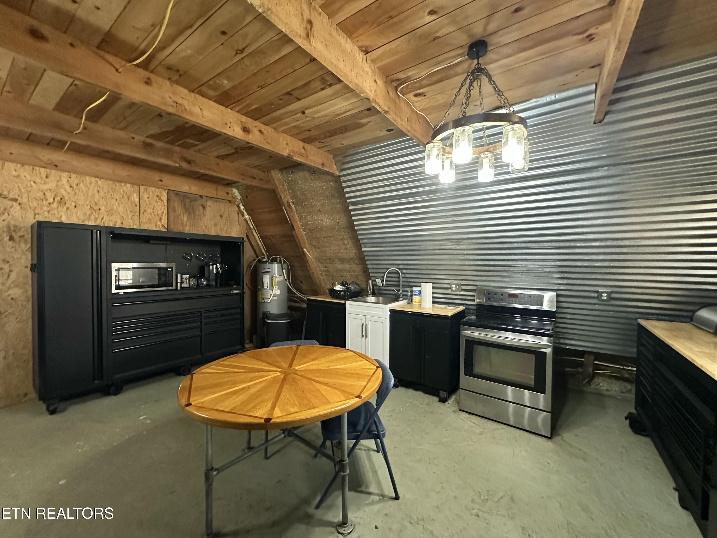 130 Paradise Lane Deer Lodge TN 37726